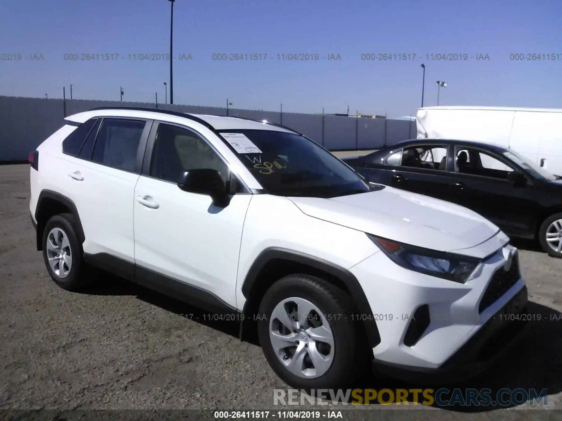 1 Photograph of a damaged car JTMH1RFV4KD004703 TOYOTA RAV4 2019