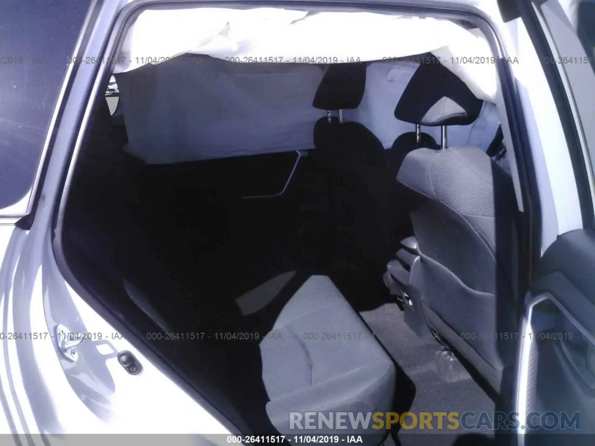 8 Photograph of a damaged car JTMH1RFV4KD004703 TOYOTA RAV4 2019