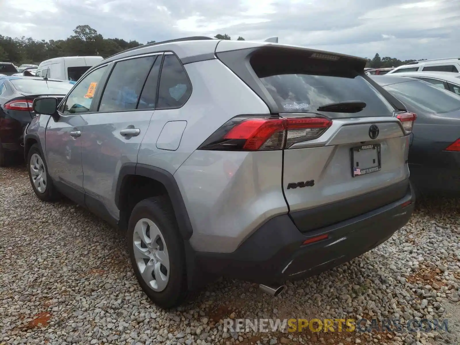 3 Photograph of a damaged car JTMH1RFV4KD013210 TOYOTA RAV4 2019