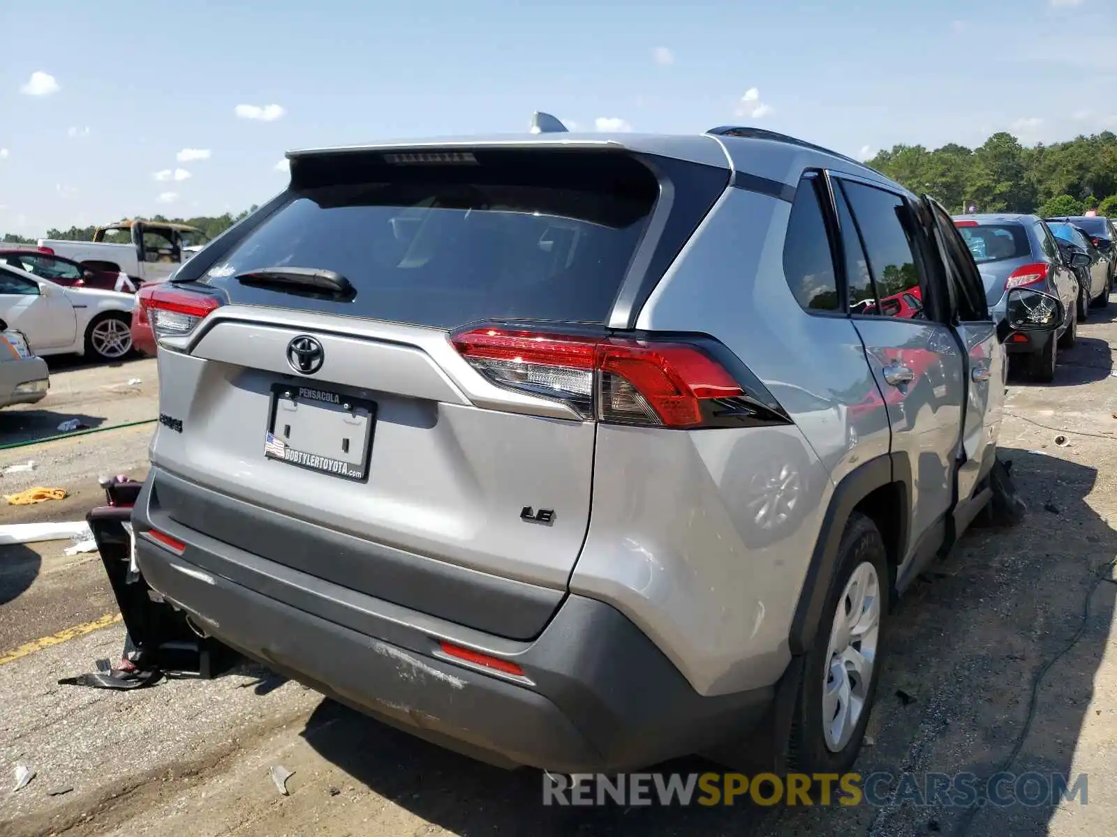 4 Photograph of a damaged car JTMH1RFV4KD013210 TOYOTA RAV4 2019