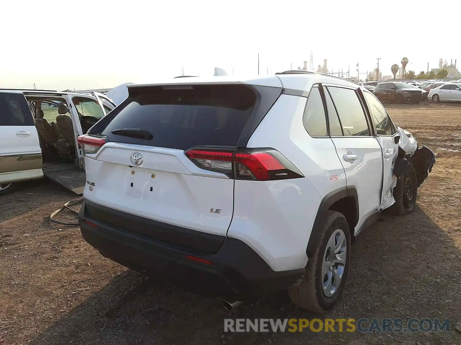 4 Photograph of a damaged car JTMH1RFV4KD018441 TOYOTA RAV4 2019