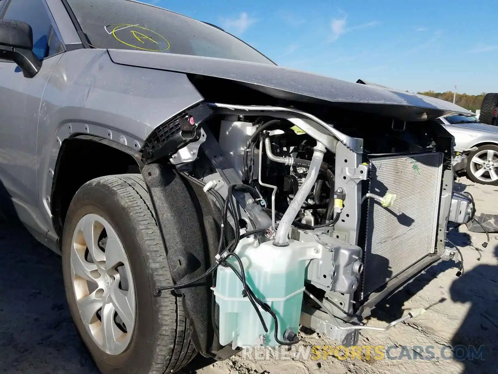 9 Photograph of a damaged car JTMH1RFV4KD032131 TOYOTA RAV4 2019