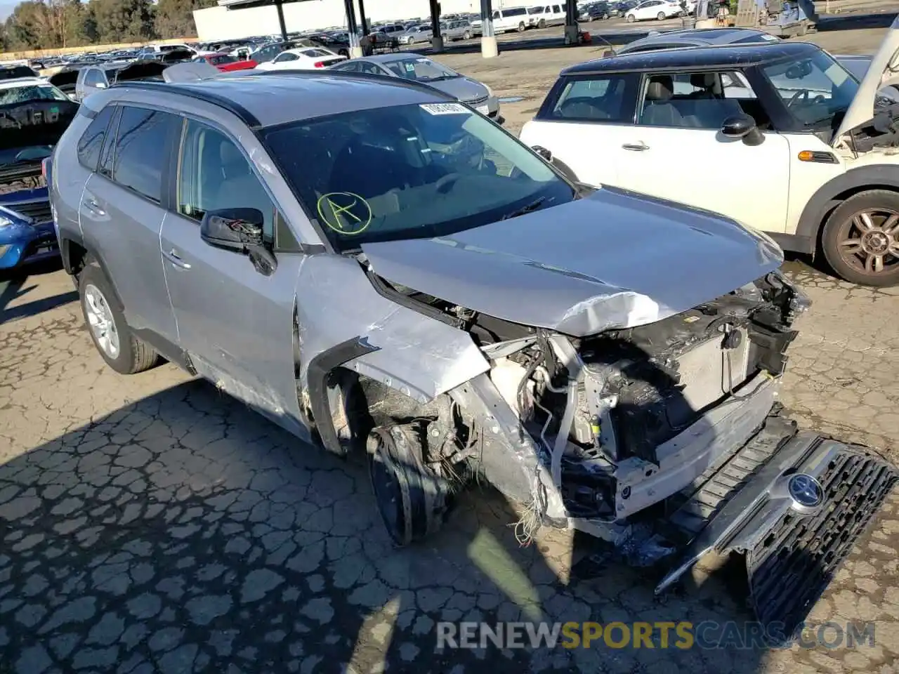 1 Photograph of a damaged car JTMH1RFV4KD500939 TOYOTA RAV4 2019