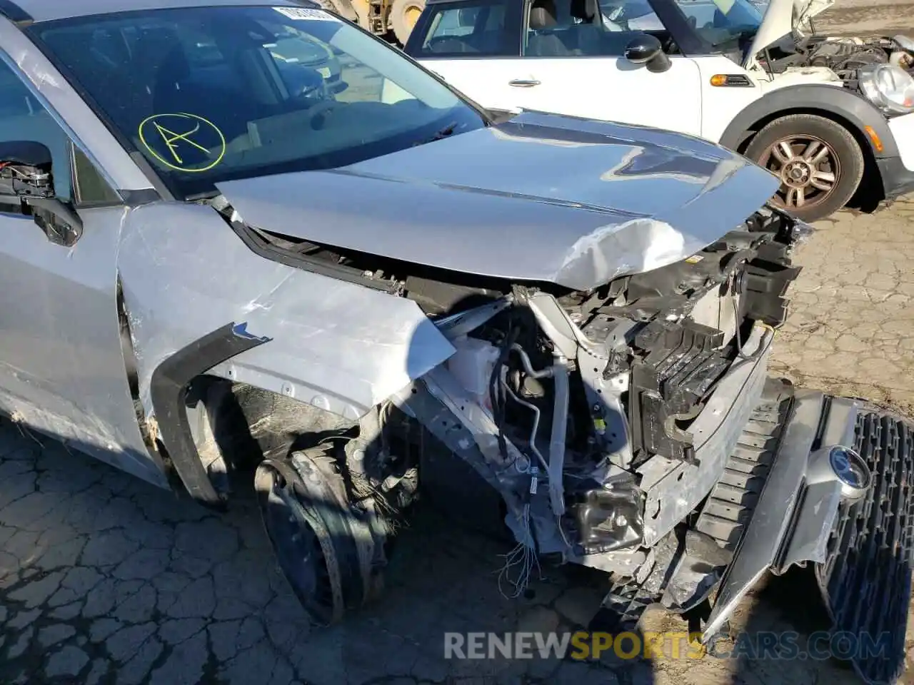 9 Photograph of a damaged car JTMH1RFV4KD500939 TOYOTA RAV4 2019