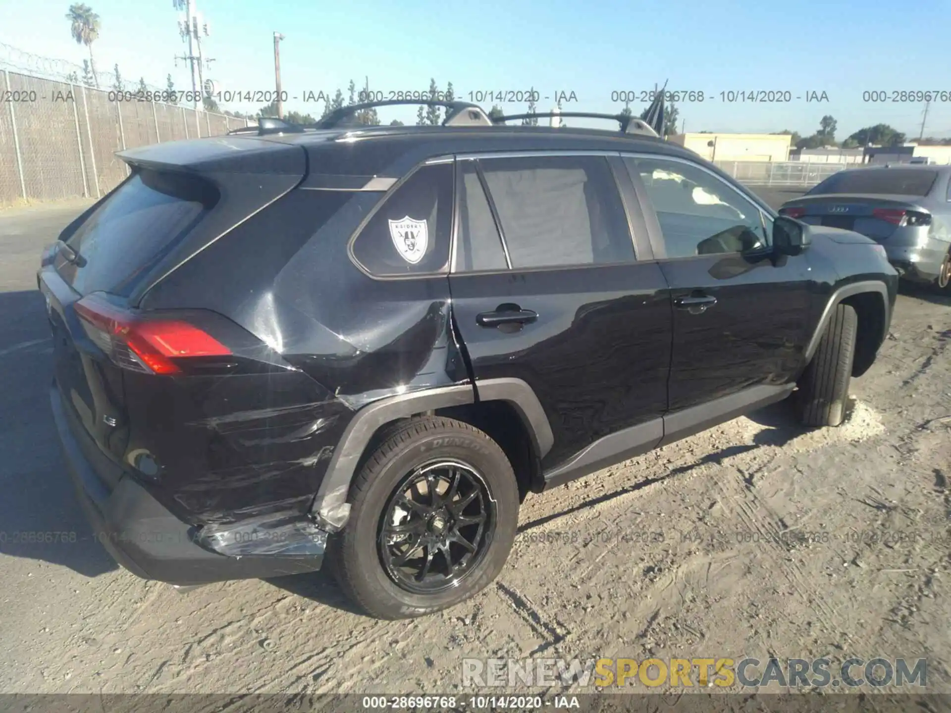 4 Photograph of a damaged car JTMH1RFV4KD503128 TOYOTA RAV4 2019