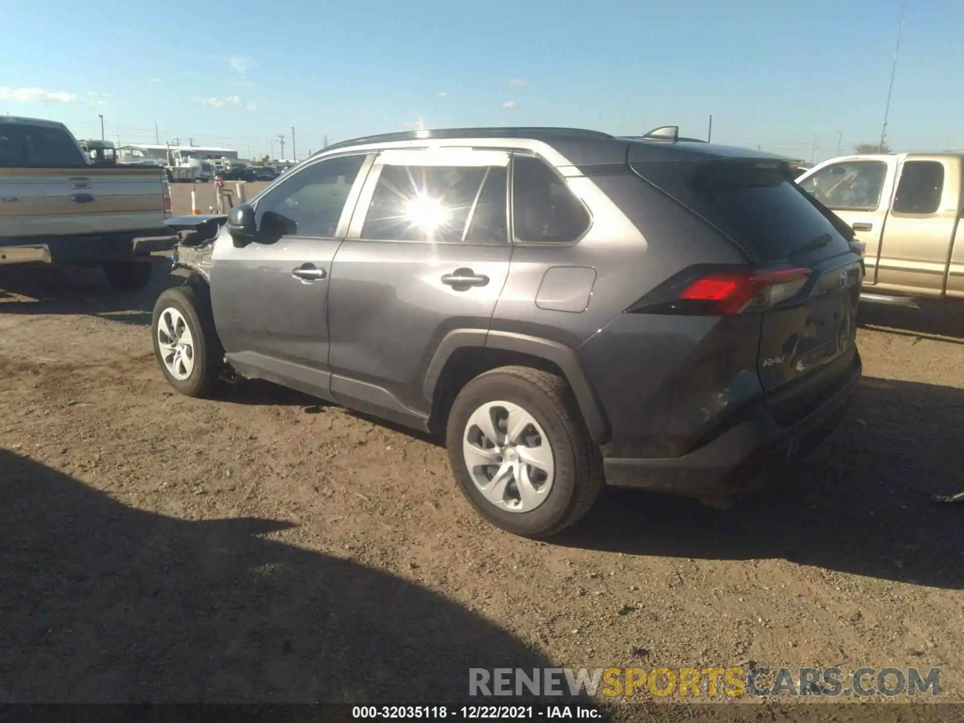 3 Photograph of a damaged car JTMH1RFV4KD509446 TOYOTA RAV4 2019