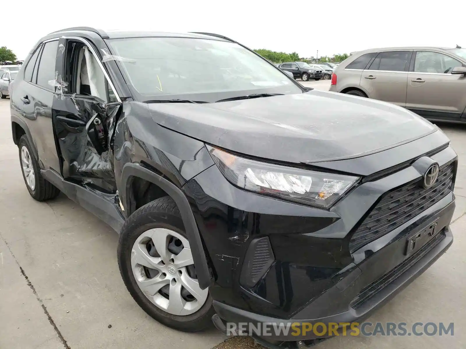 1 Photograph of a damaged car JTMH1RFV4KD511620 TOYOTA RAV4 2019