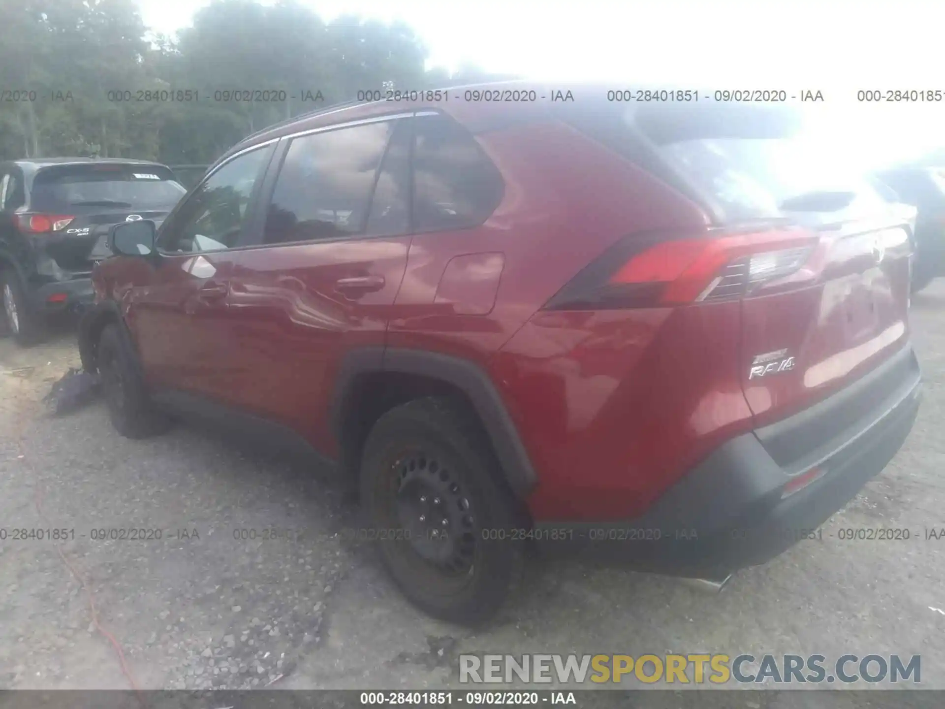 3 Photograph of a damaged car JTMH1RFV4KJ001768 TOYOTA RAV4 2019