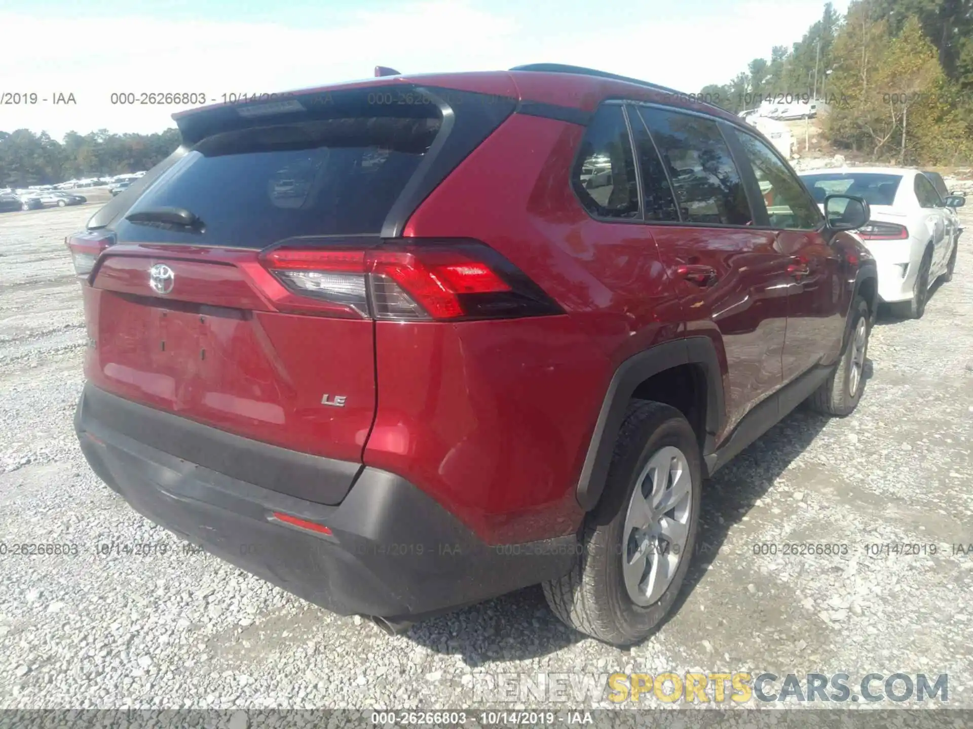 4 Photograph of a damaged car JTMH1RFV4KJ006078 TOYOTA RAV4 2019