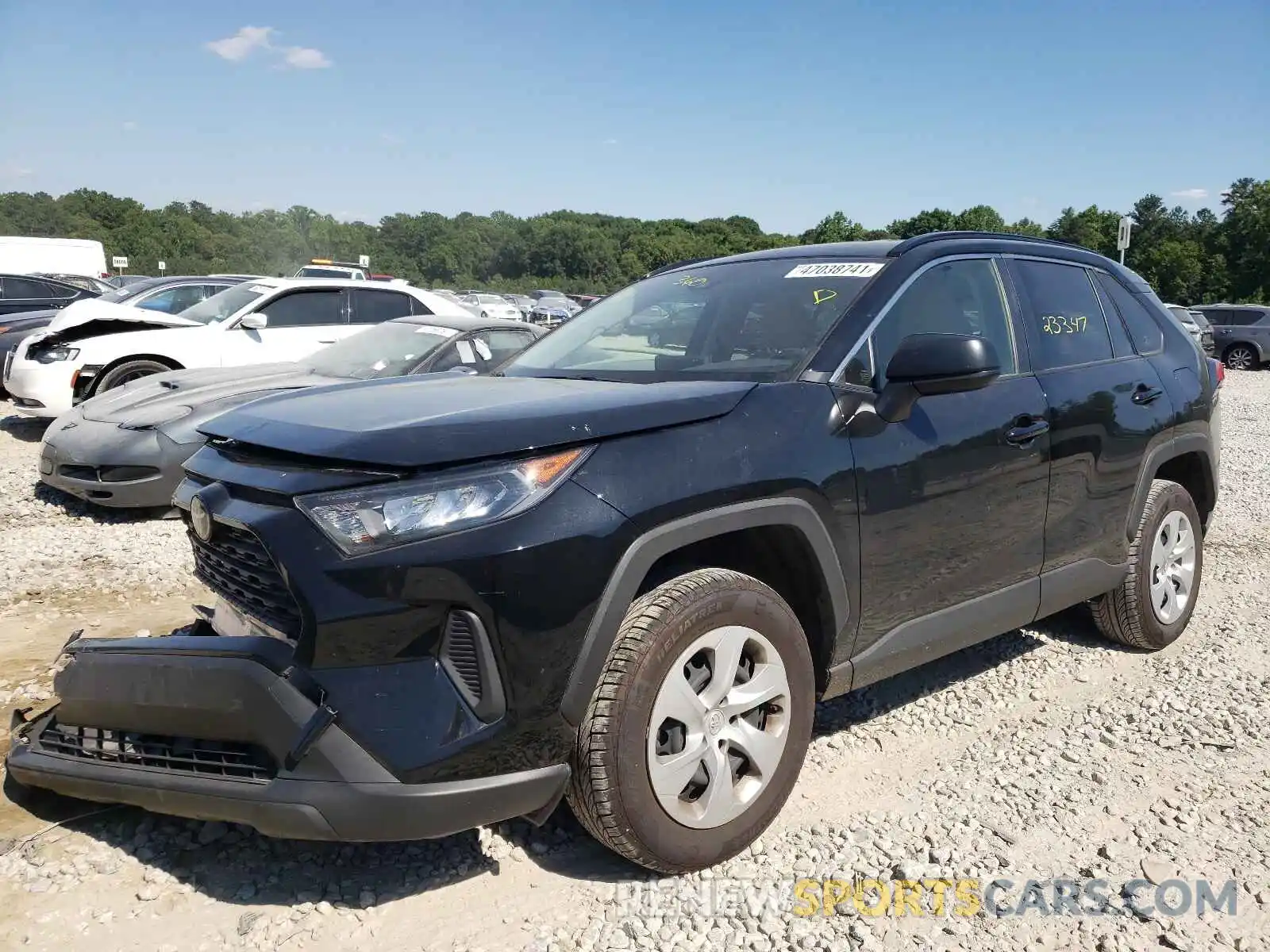 2 Photograph of a damaged car JTMH1RFV4KJ006128 TOYOTA RAV4 2019