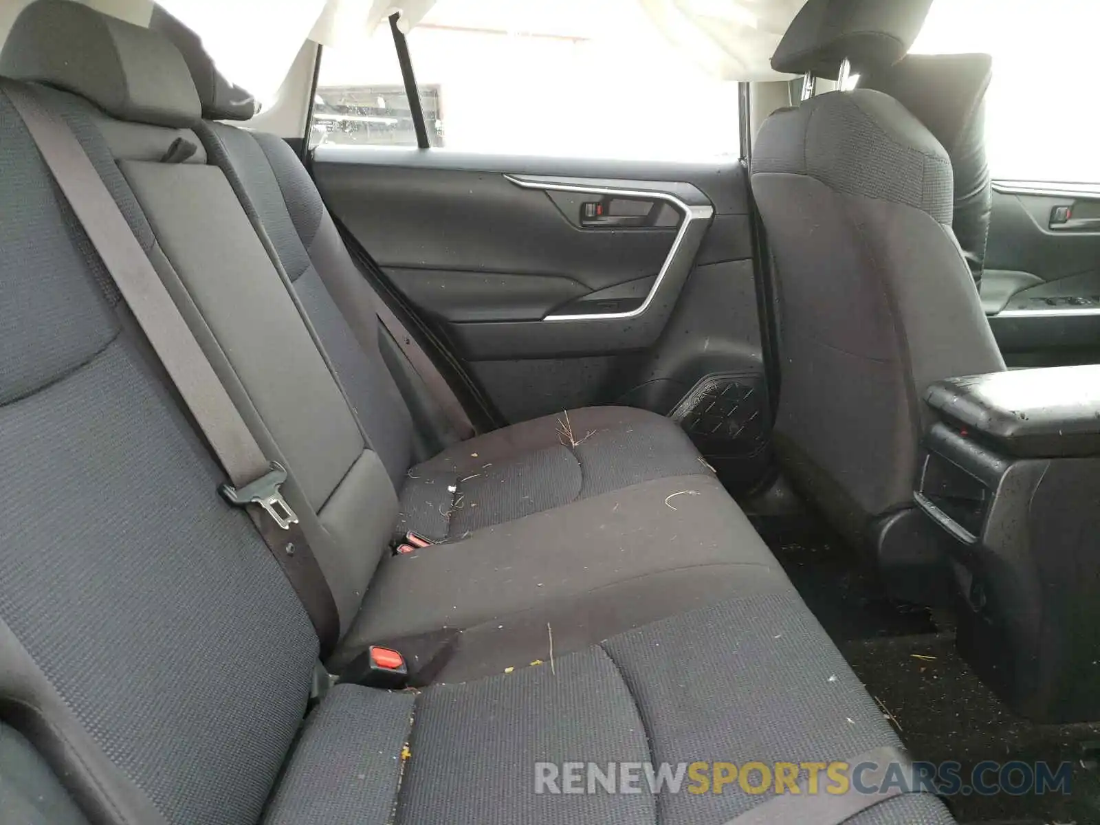 6 Фотография поврежденного автомобиля JTMH1RFV4KJ006565 TOYOTA RAV4 2019