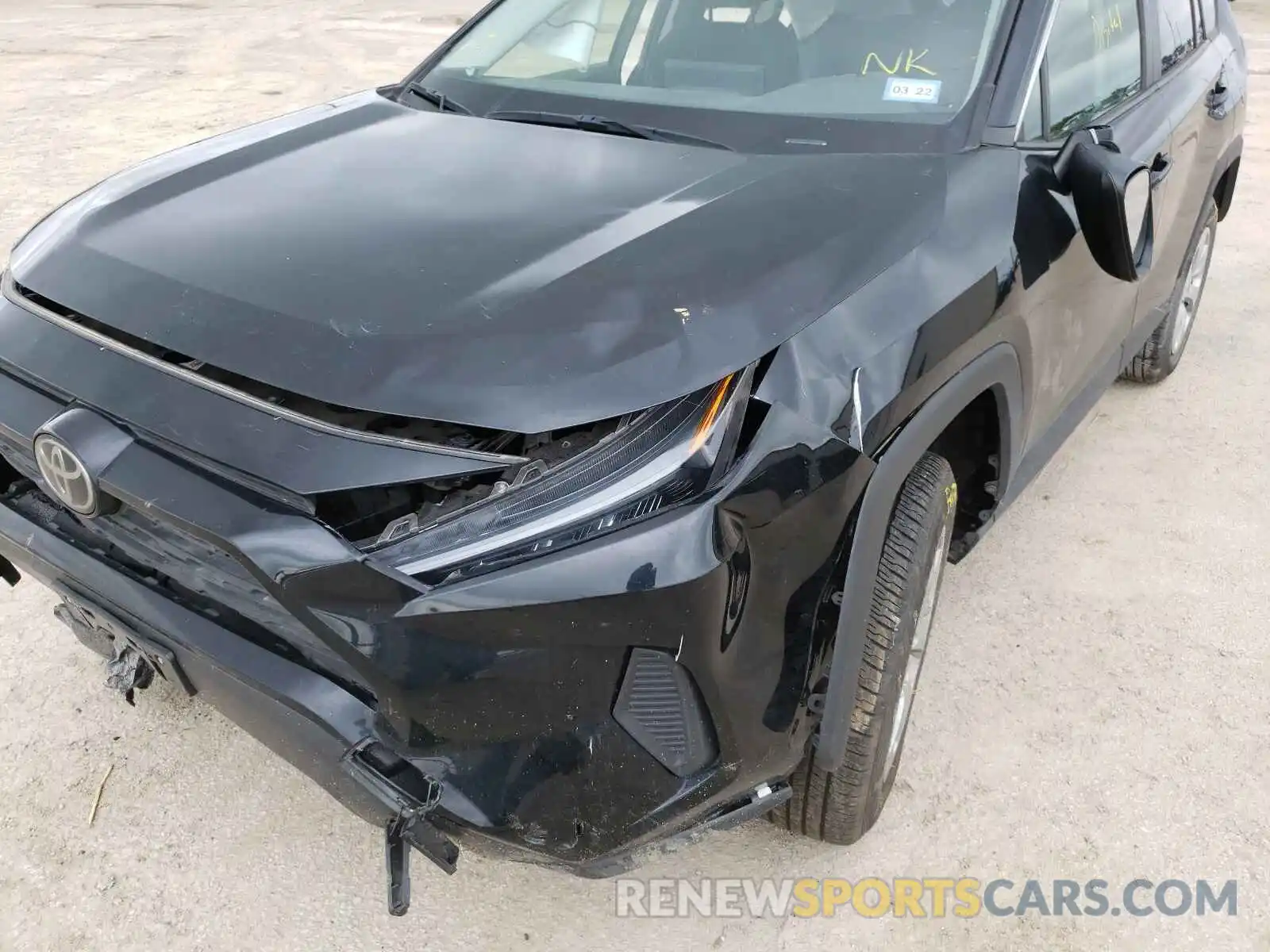 9 Photograph of a damaged car JTMH1RFV4KJ006565 TOYOTA RAV4 2019