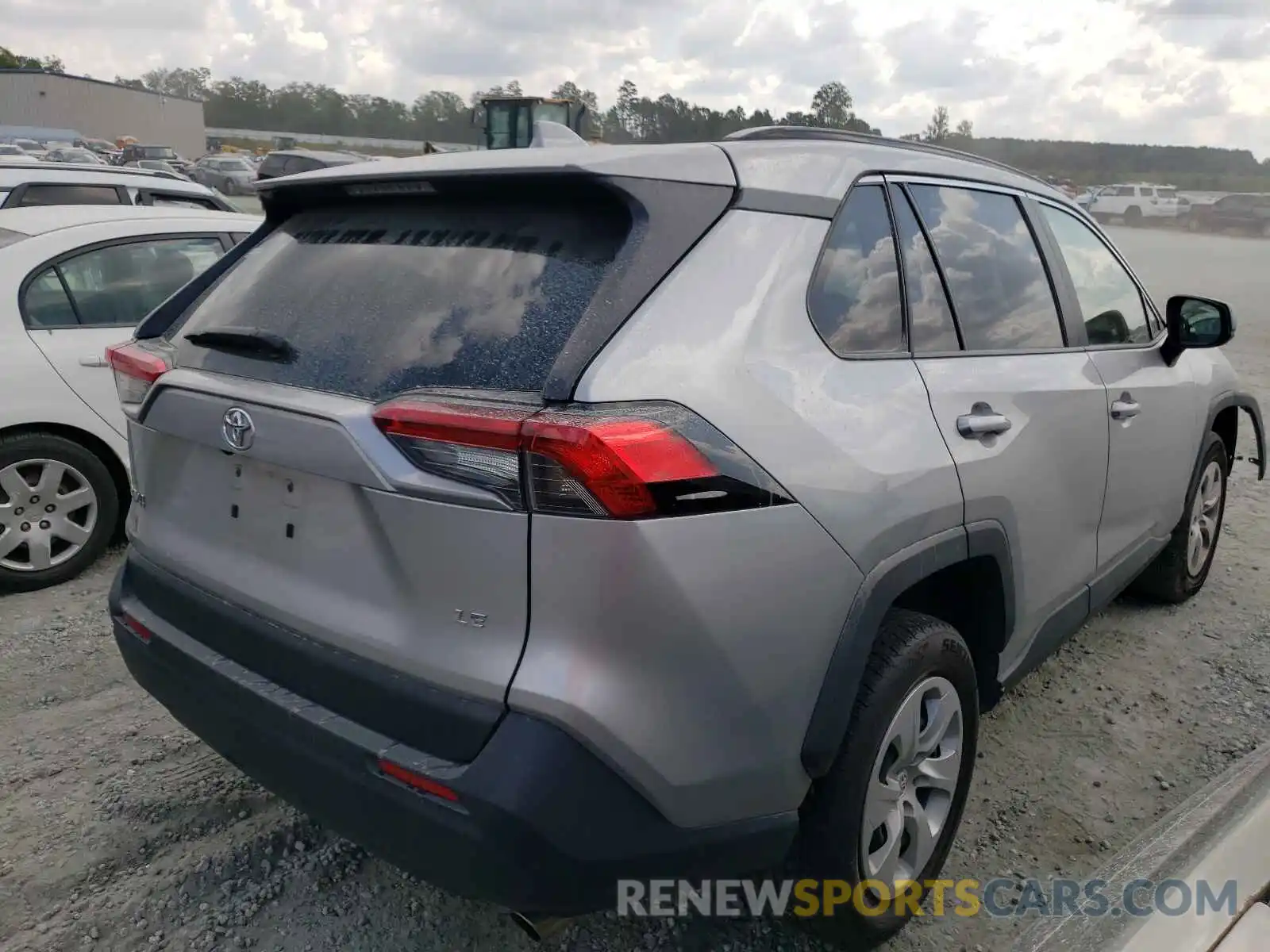 4 Photograph of a damaged car JTMH1RFV4KJ006839 TOYOTA RAV4 2019