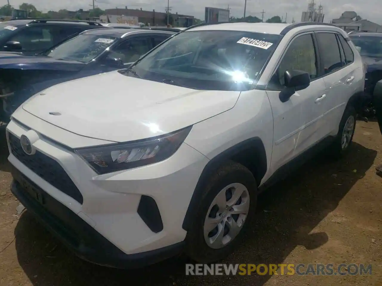 2 Photograph of a damaged car JTMH1RFV4KJ008669 TOYOTA RAV4 2019