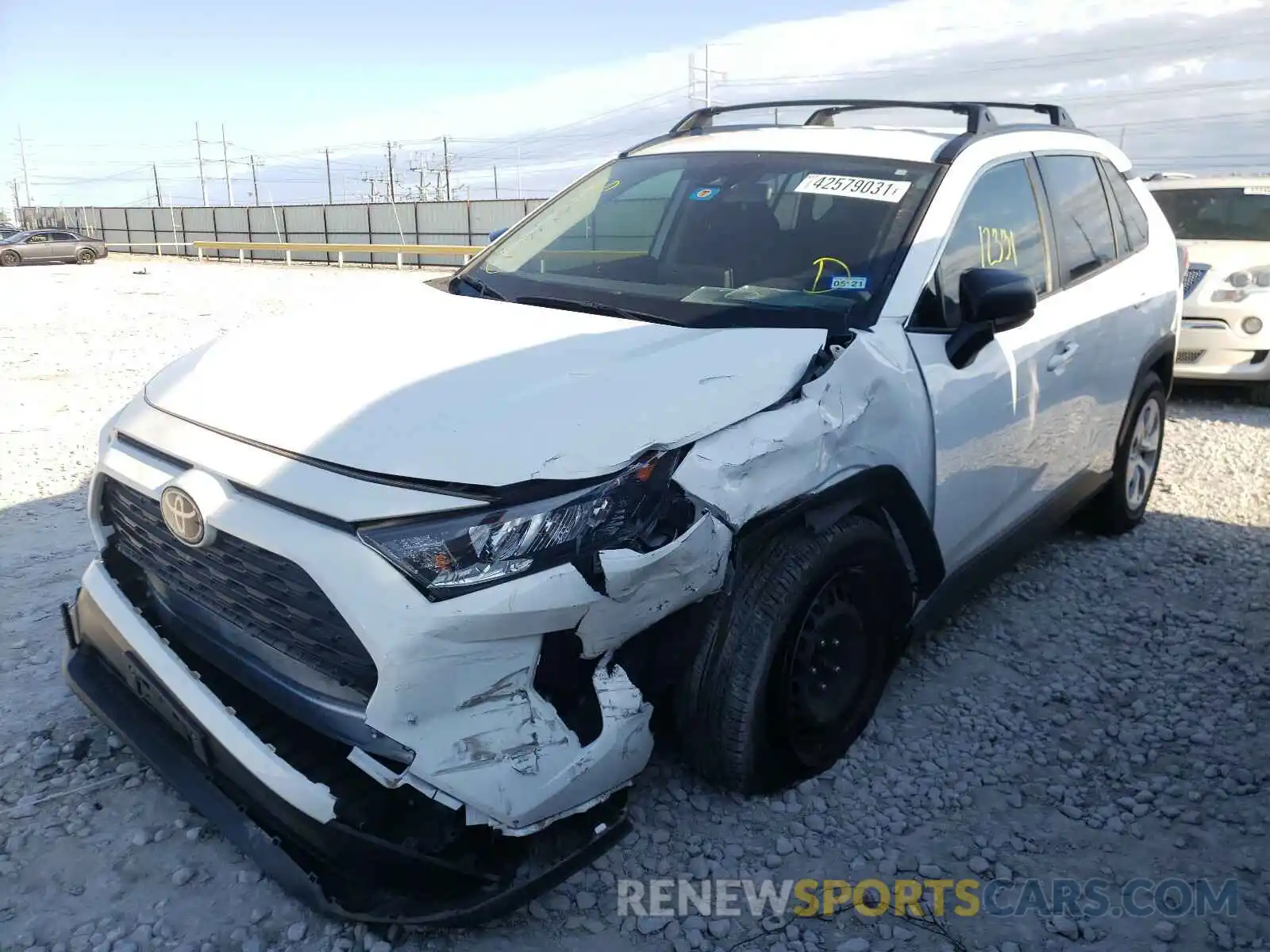 2 Photograph of a damaged car JTMH1RFV4KJ009465 TOYOTA RAV4 2019