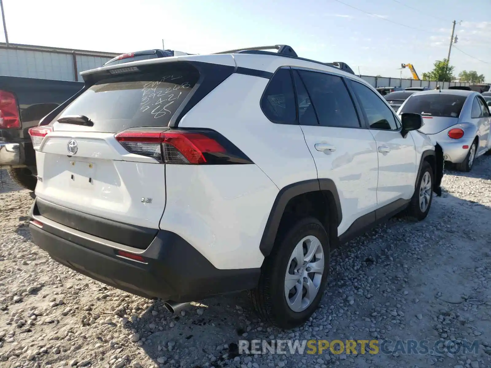 4 Photograph of a damaged car JTMH1RFV4KJ009465 TOYOTA RAV4 2019