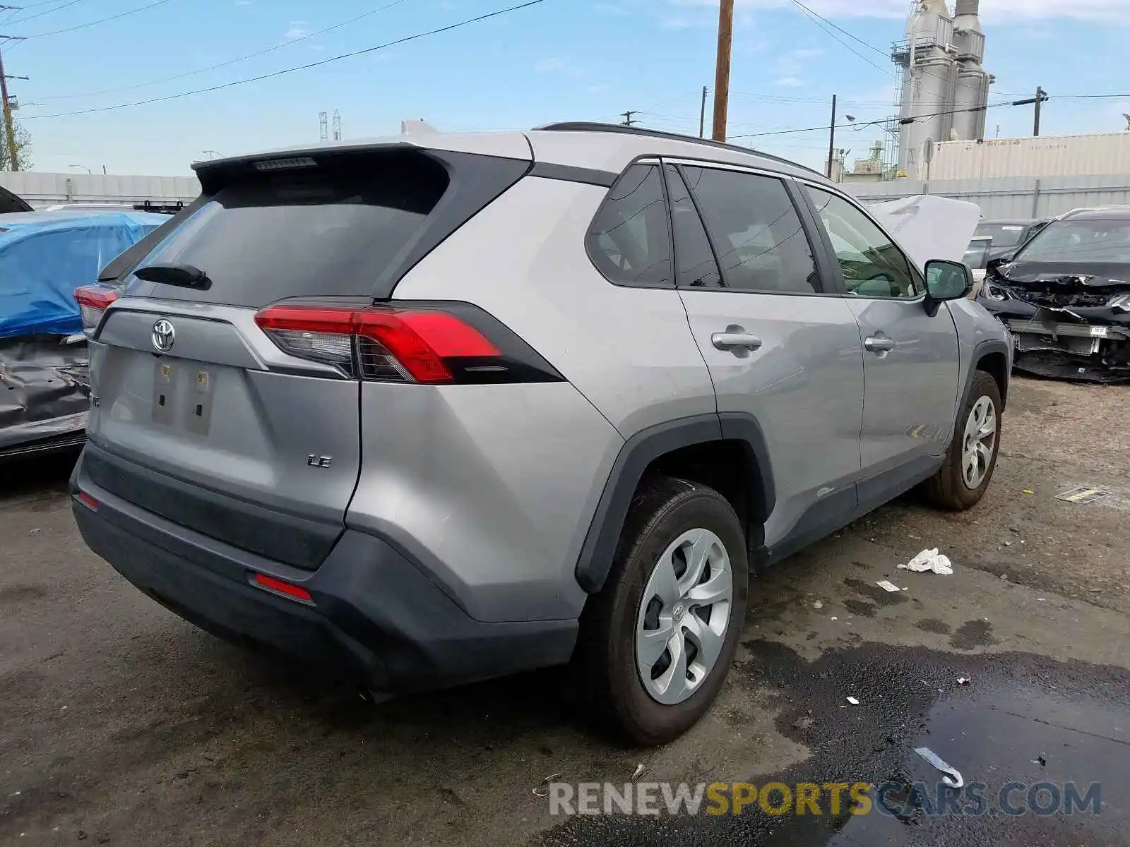 4 Photograph of a damaged car JTMH1RFV4KJ010583 TOYOTA RAV4 2019