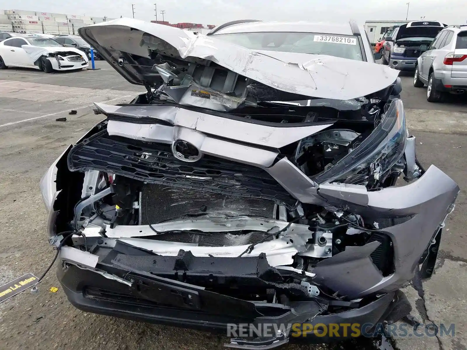 9 Photograph of a damaged car JTMH1RFV4KJ010583 TOYOTA RAV4 2019