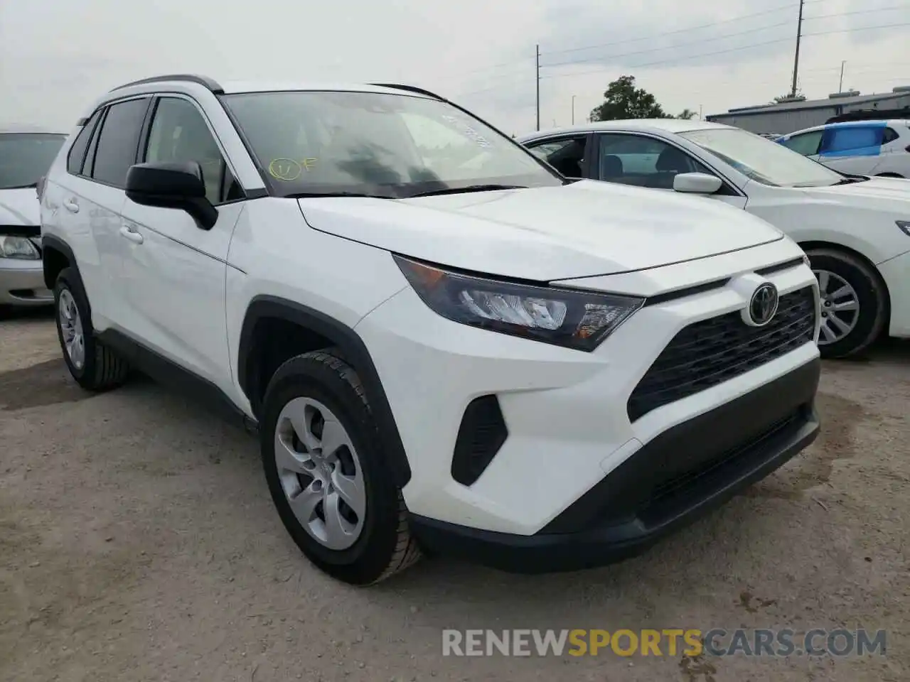 1 Photograph of a damaged car JTMH1RFV4KJ010891 TOYOTA RAV4 2019