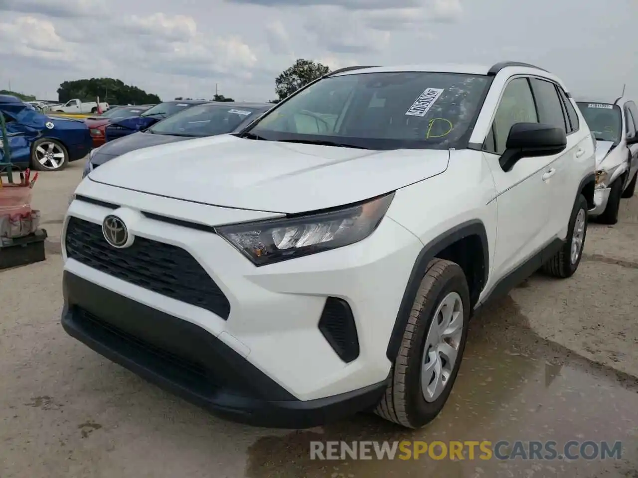 2 Photograph of a damaged car JTMH1RFV4KJ010891 TOYOTA RAV4 2019