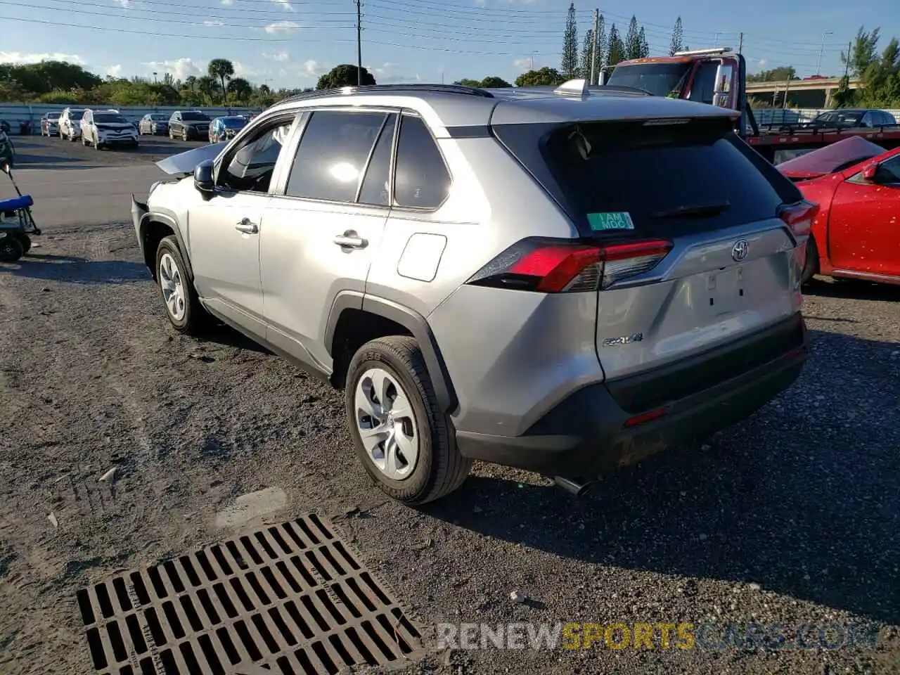 3 Photograph of a damaged car JTMH1RFV4KJ015749 TOYOTA RAV4 2019