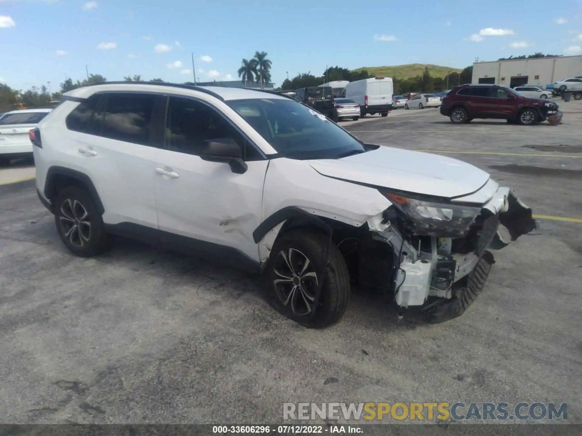 1 Photograph of a damaged car JTMH1RFV5KD022563 TOYOTA RAV4 2019