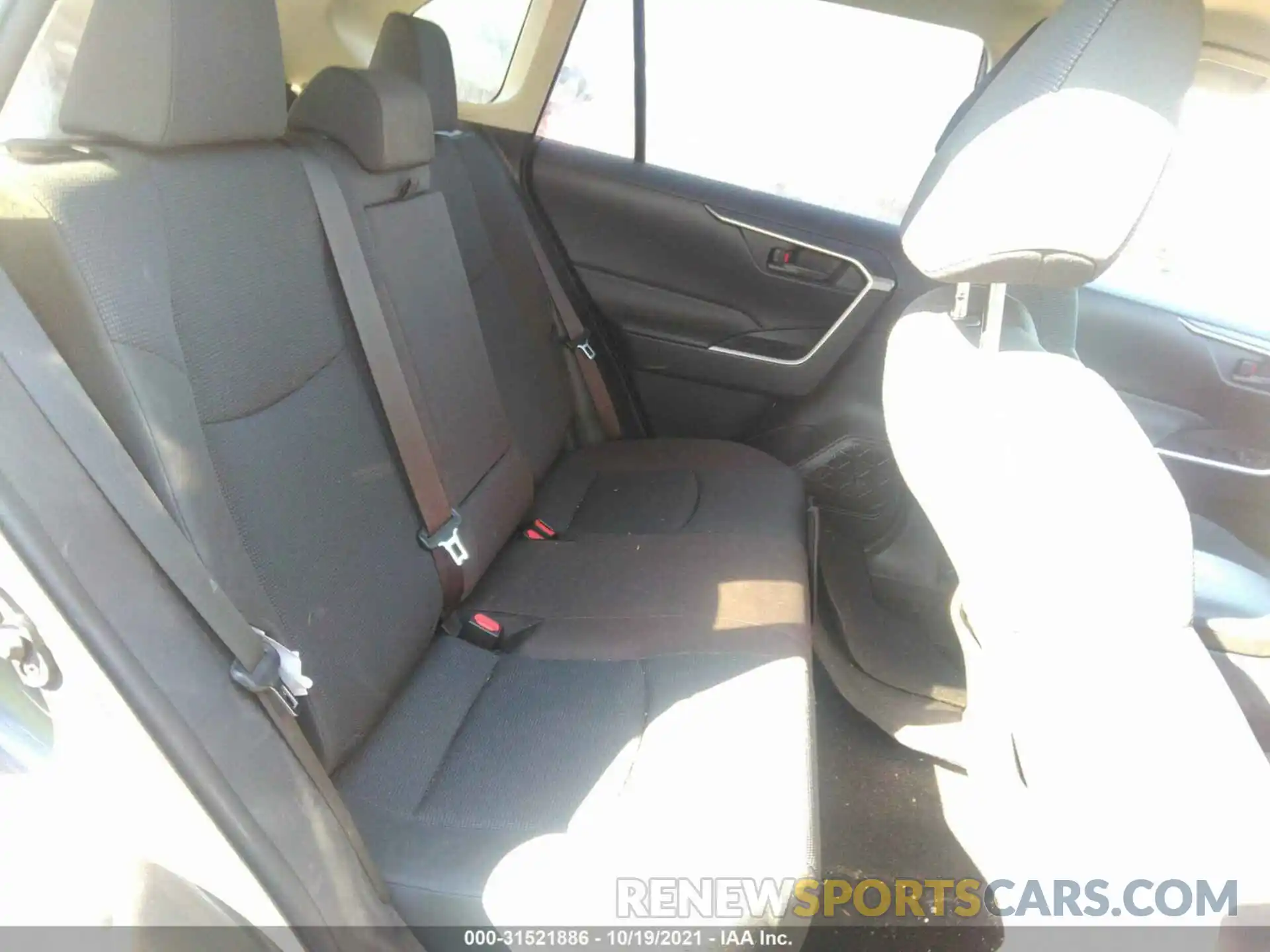 8 Фотография поврежденного автомобиля JTMH1RFV5KD024166 TOYOTA RAV4 2019