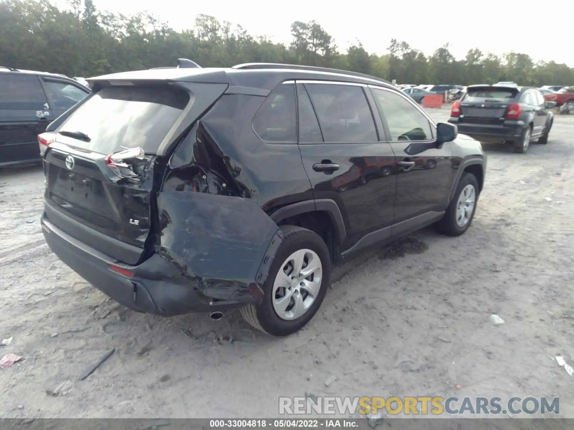 4 Photograph of a damaged car JTMH1RFV5KD031683 TOYOTA RAV4 2019