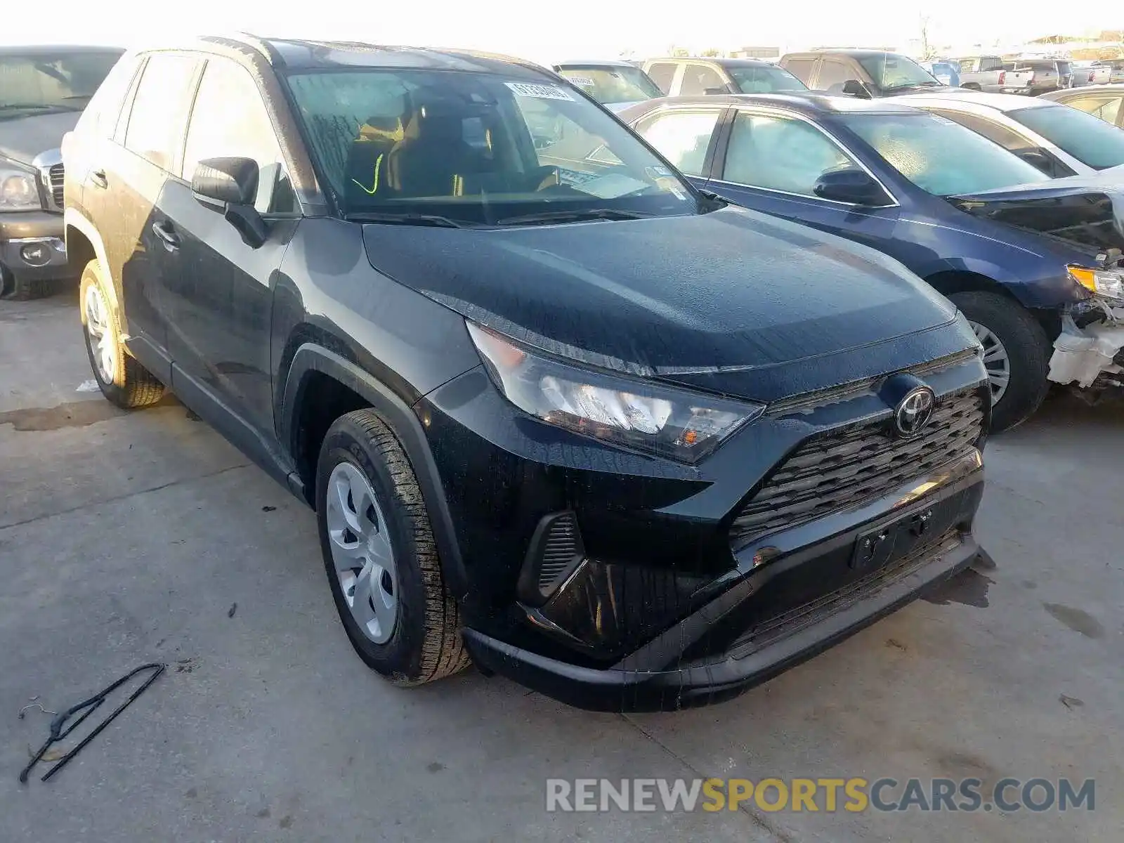 1 Photograph of a damaged car JTMH1RFV5KD035961 TOYOTA RAV4 2019