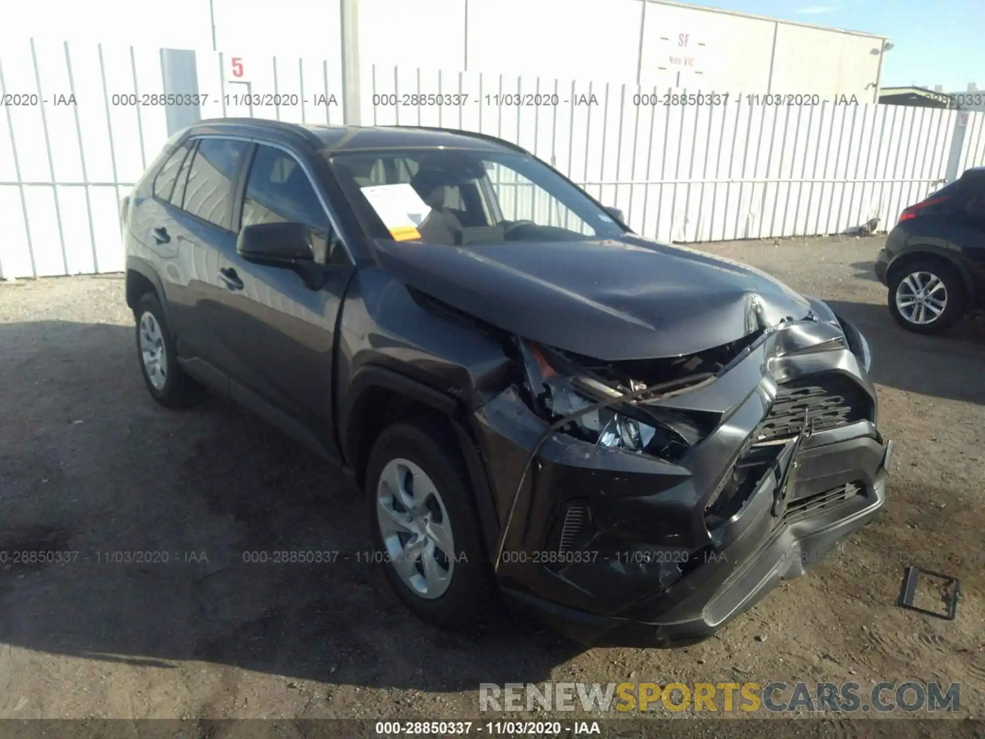 1 Photograph of a damaged car JTMH1RFV5KD042277 TOYOTA RAV4 2019