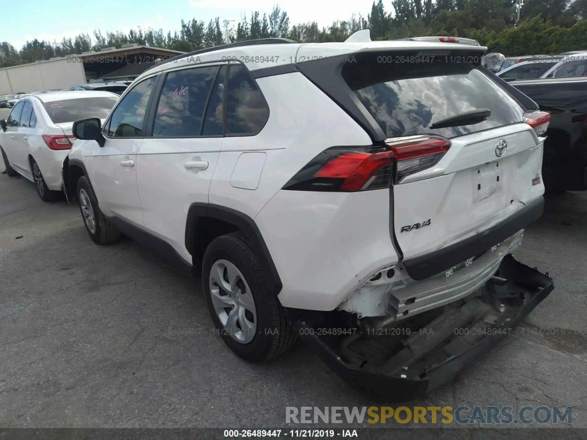 3 Photograph of a damaged car JTMH1RFV5KD507415 TOYOTA RAV4 2019