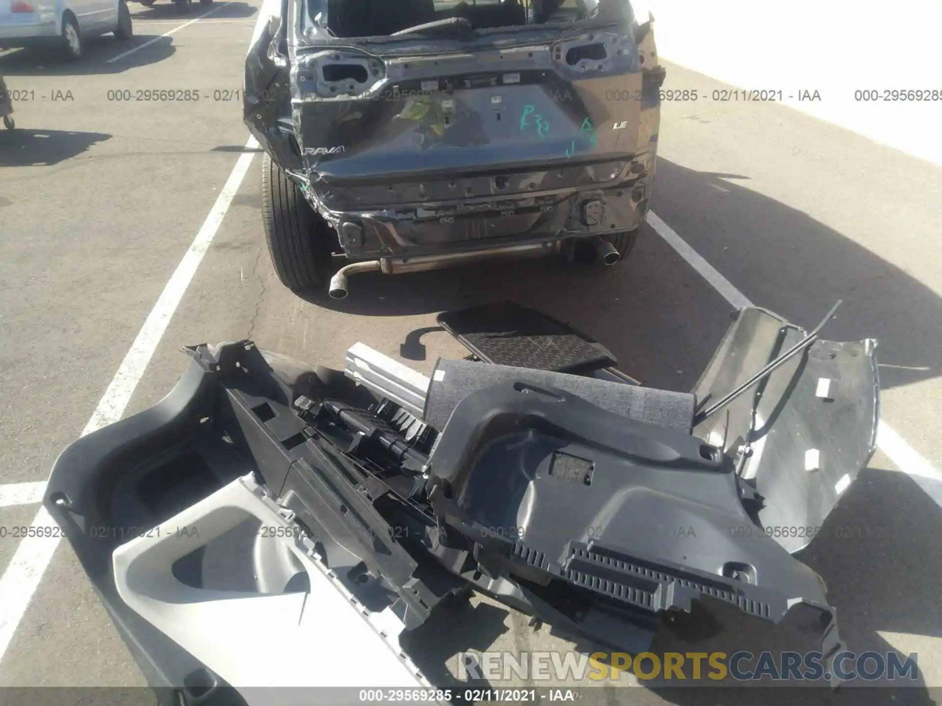 12 Photograph of a damaged car JTMH1RFV5KD508547 TOYOTA RAV4 2019