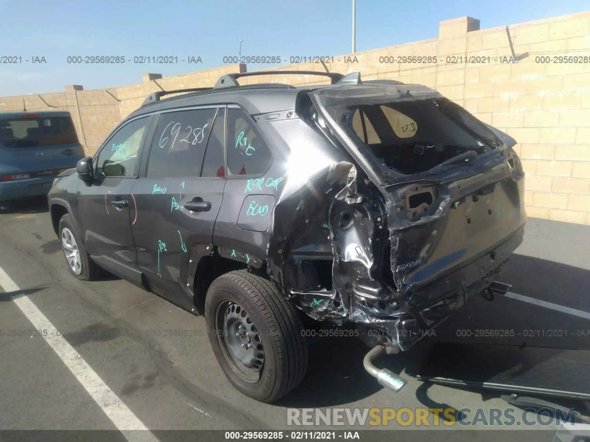 3 Photograph of a damaged car JTMH1RFV5KD508547 TOYOTA RAV4 2019