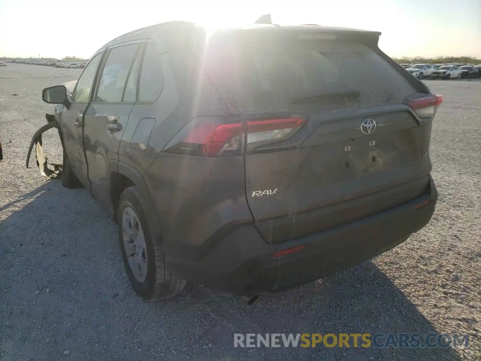 3 Photograph of a damaged car JTMH1RFV5KJ001729 TOYOTA RAV4 2019