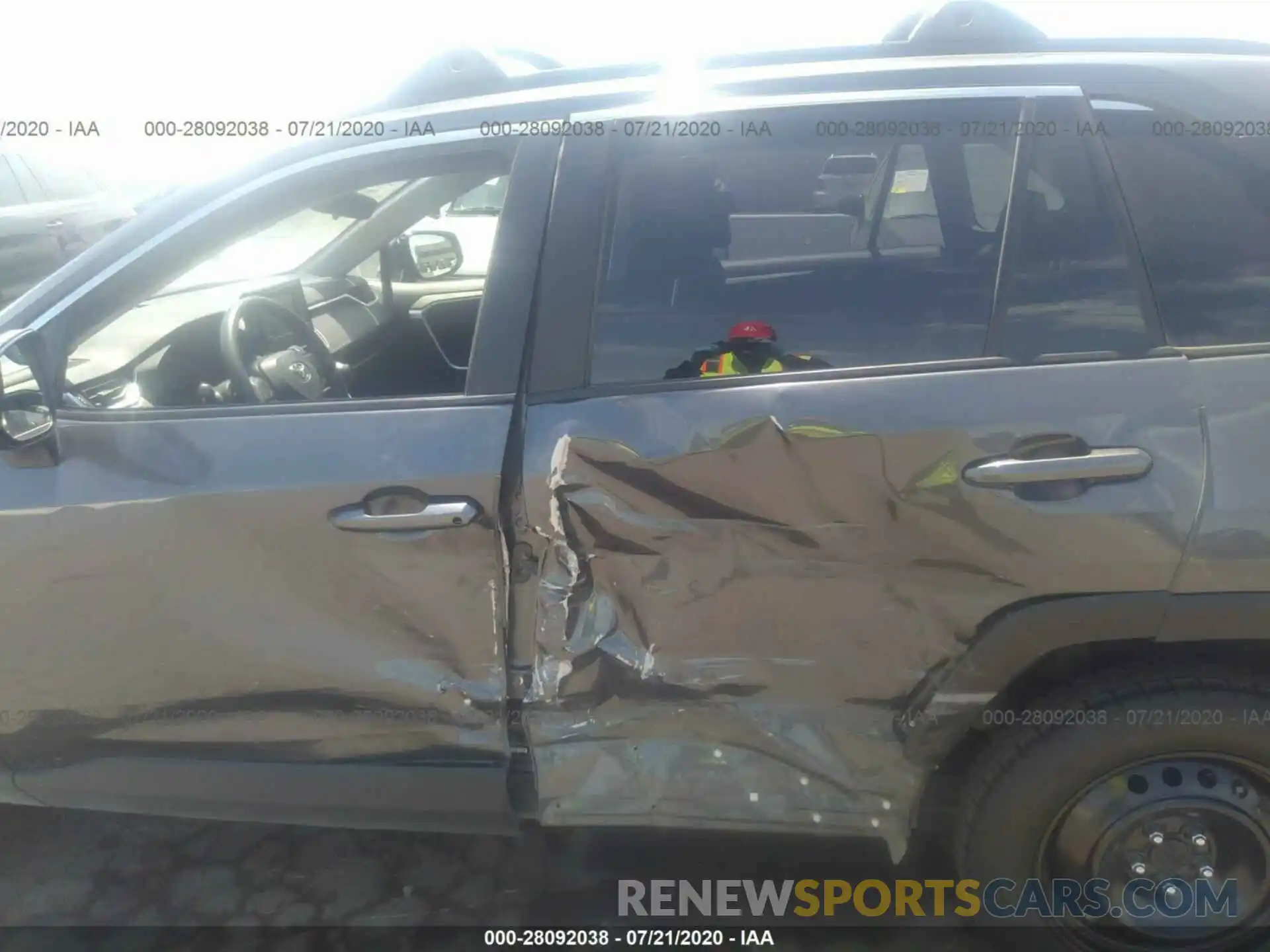 6 Photograph of a damaged car JTMH1RFV5KJ003724 TOYOTA RAV4 2019