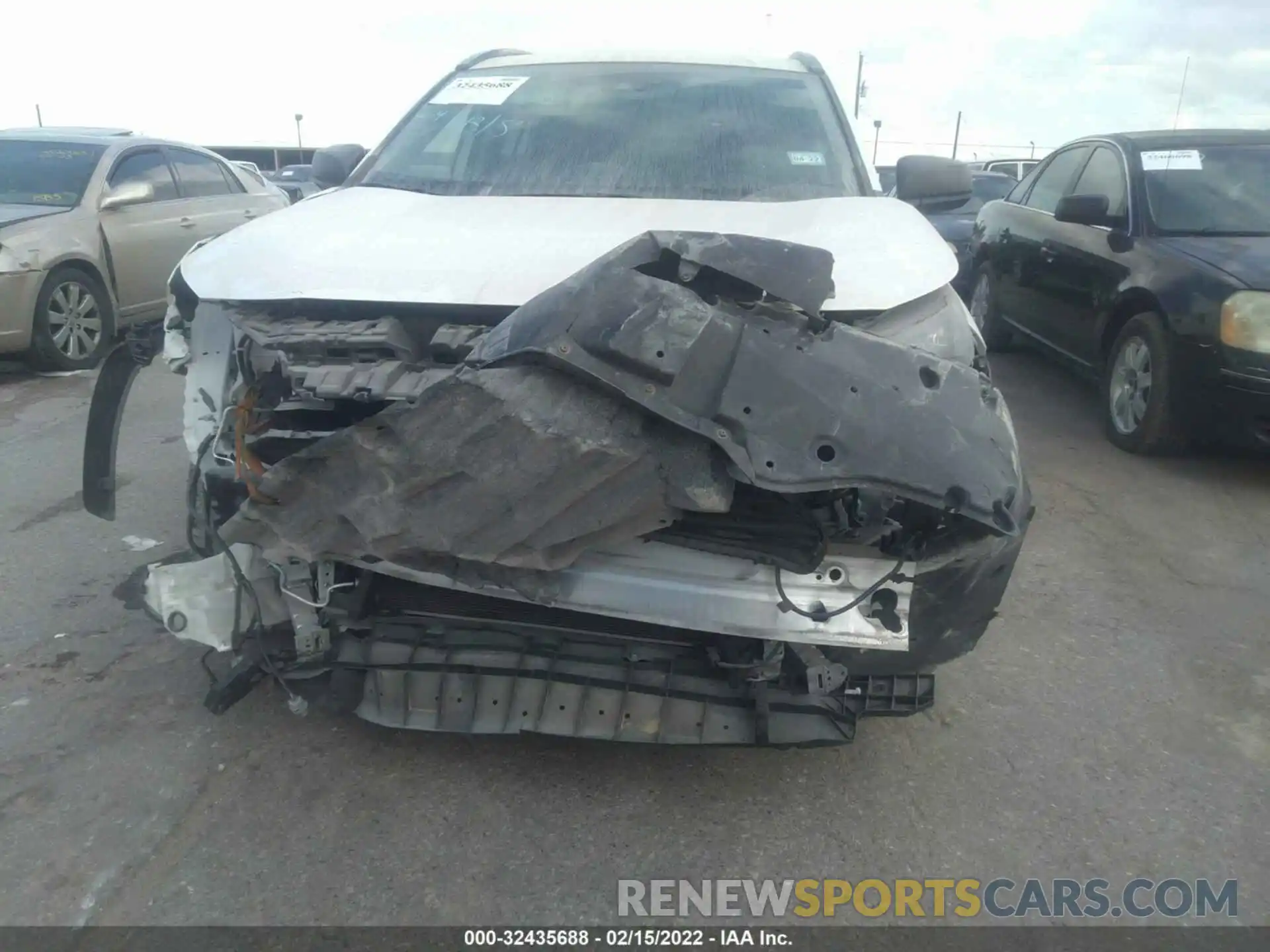 6 Photograph of a damaged car JTMH1RFV5KJ004999 TOYOTA RAV4 2019