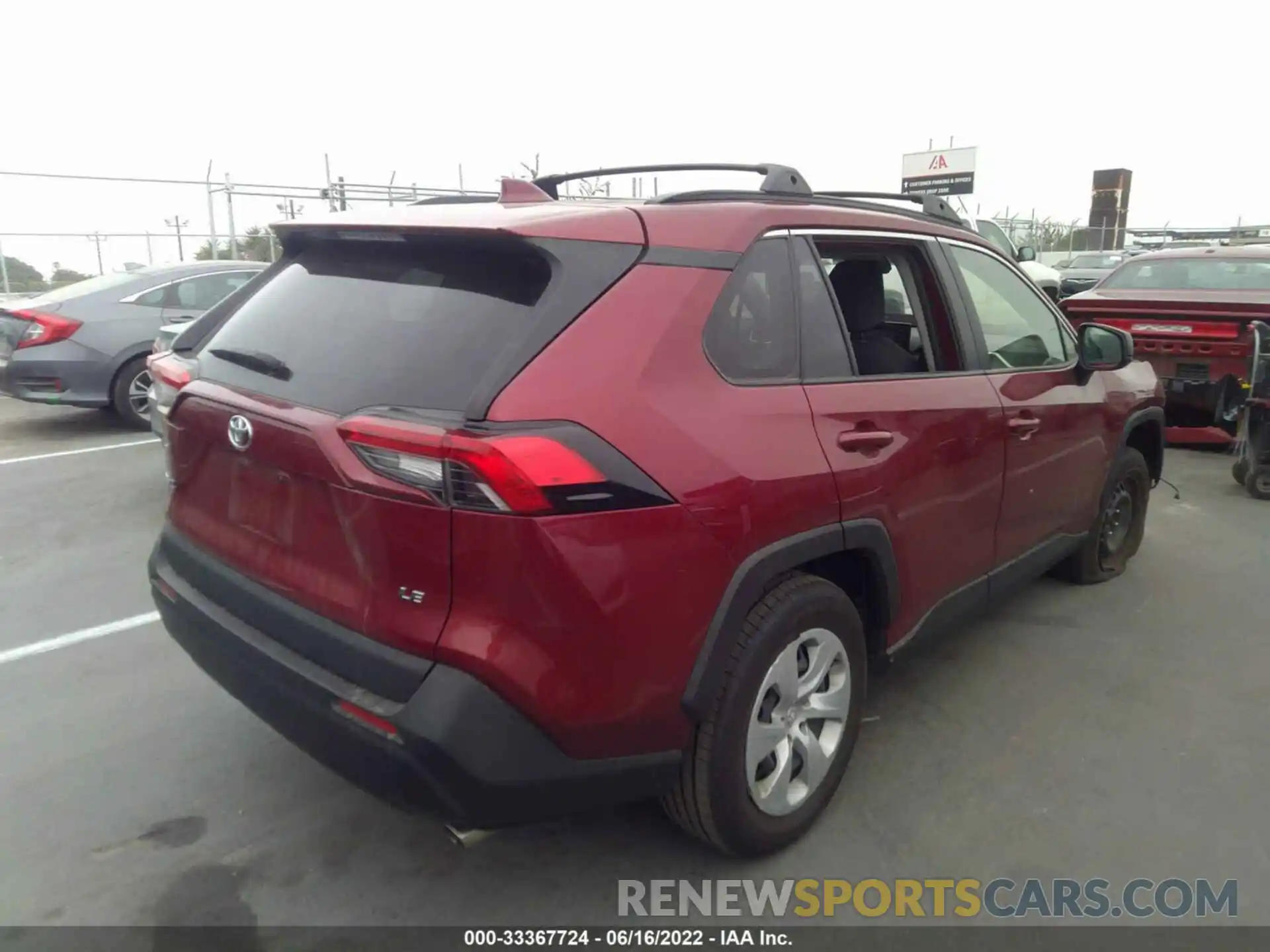 4 Photograph of a damaged car JTMH1RFV5KJ005618 TOYOTA RAV4 2019