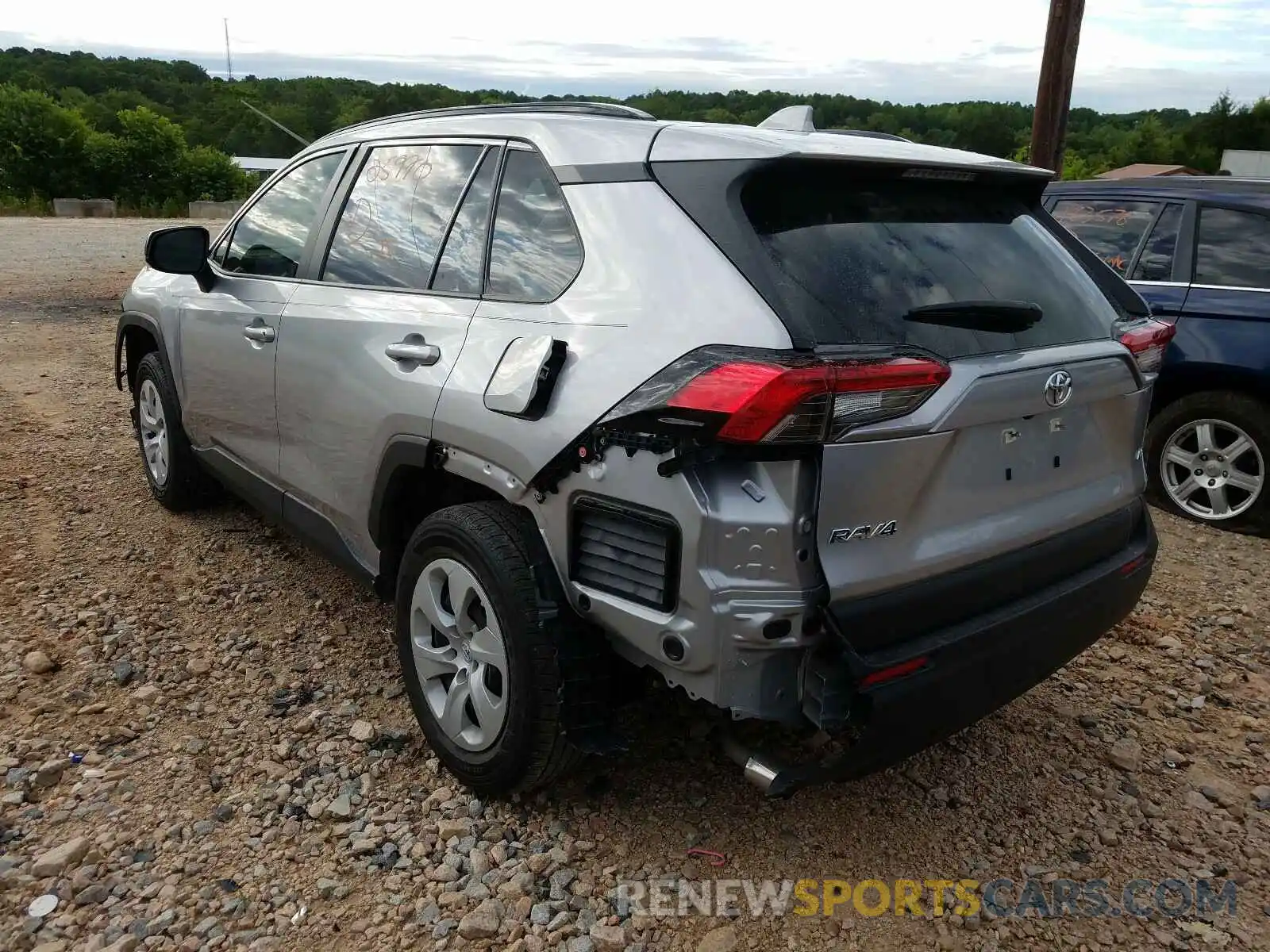 3 Photograph of a damaged car JTMH1RFV5KJ005800 TOYOTA RAV4 2019