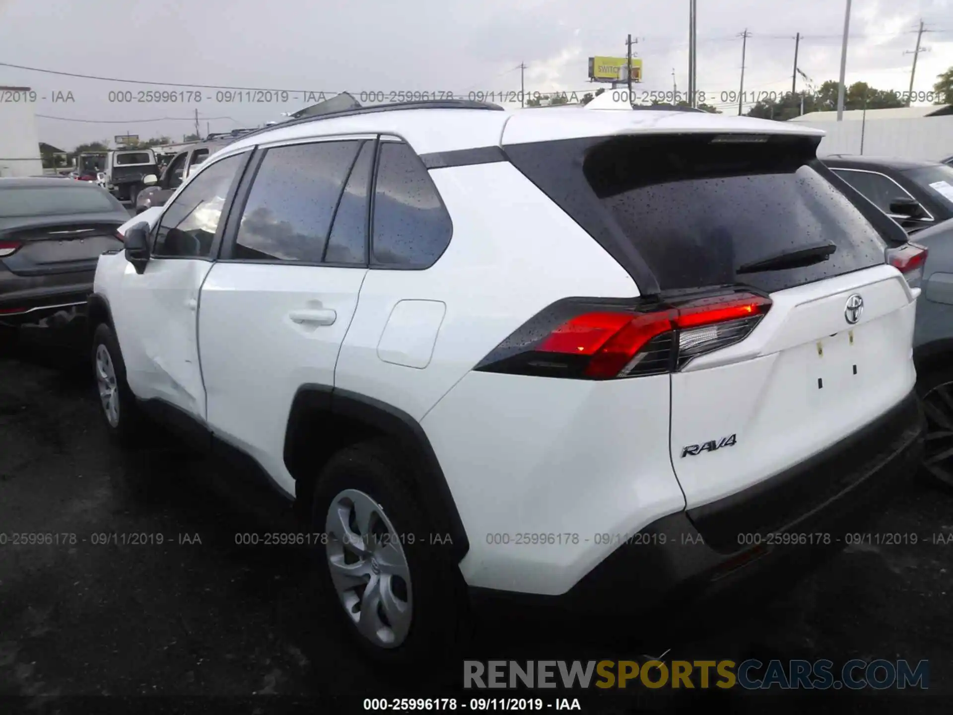 3 Photograph of a damaged car JTMH1RFV5KJ006607 TOYOTA RAV4 2019