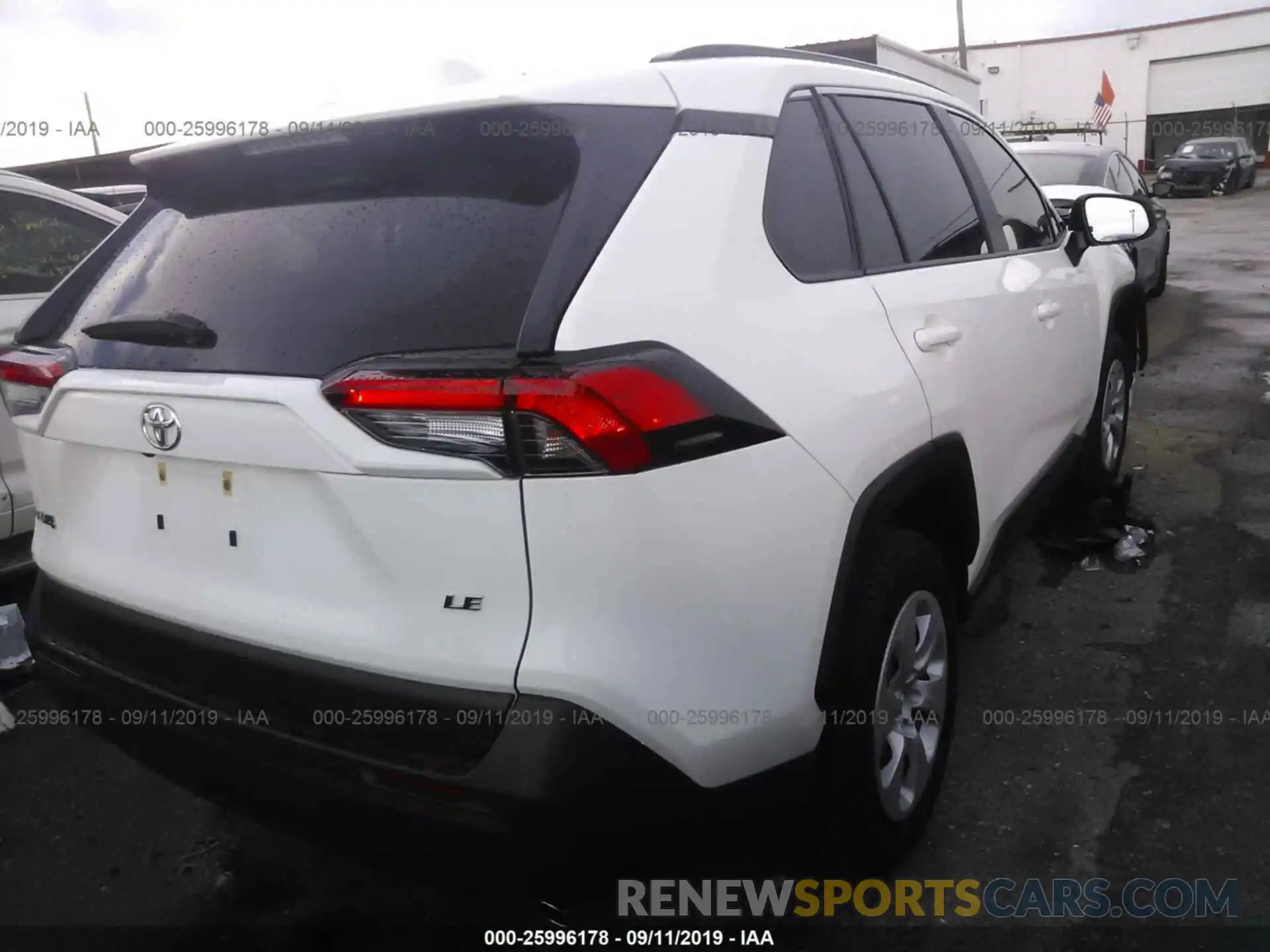 4 Photograph of a damaged car JTMH1RFV5KJ006607 TOYOTA RAV4 2019