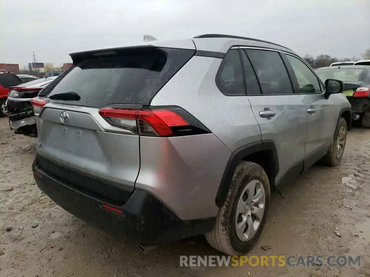 4 Photograph of a damaged car JTMH1RFV5KJ008874 TOYOTA RAV4 2019