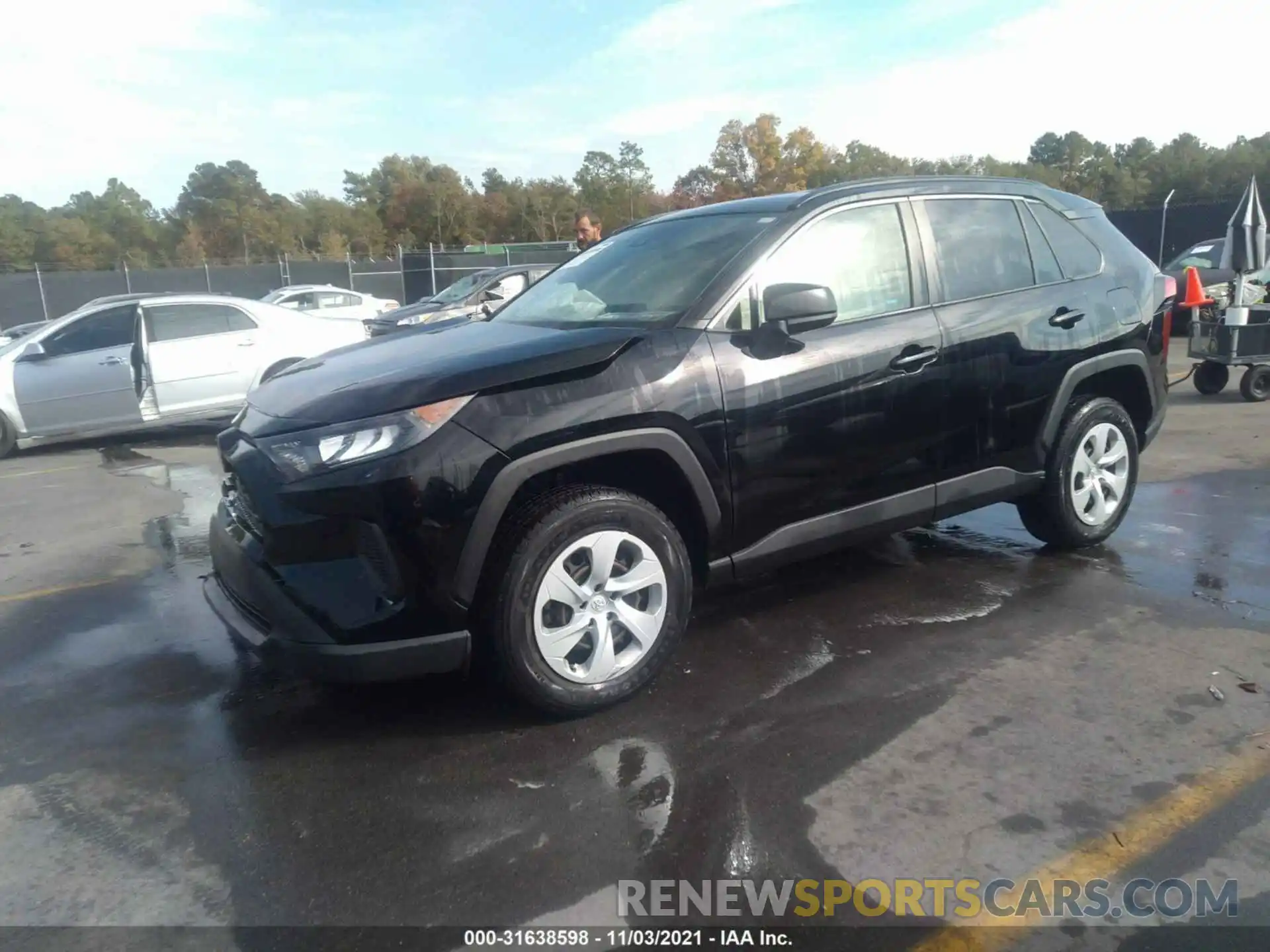 2 Photograph of a damaged car JTMH1RFV5KJ009653 TOYOTA RAV4 2019