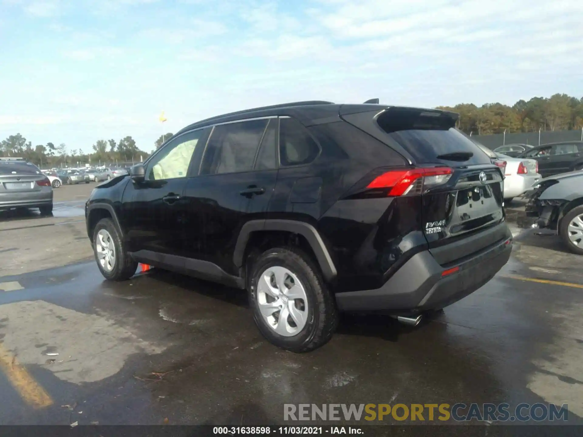 3 Photograph of a damaged car JTMH1RFV5KJ009653 TOYOTA RAV4 2019