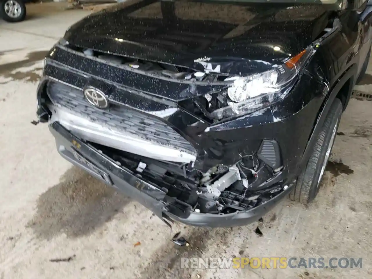 9 Photograph of a damaged car JTMH1RFV6KD004766 TOYOTA RAV4 2019