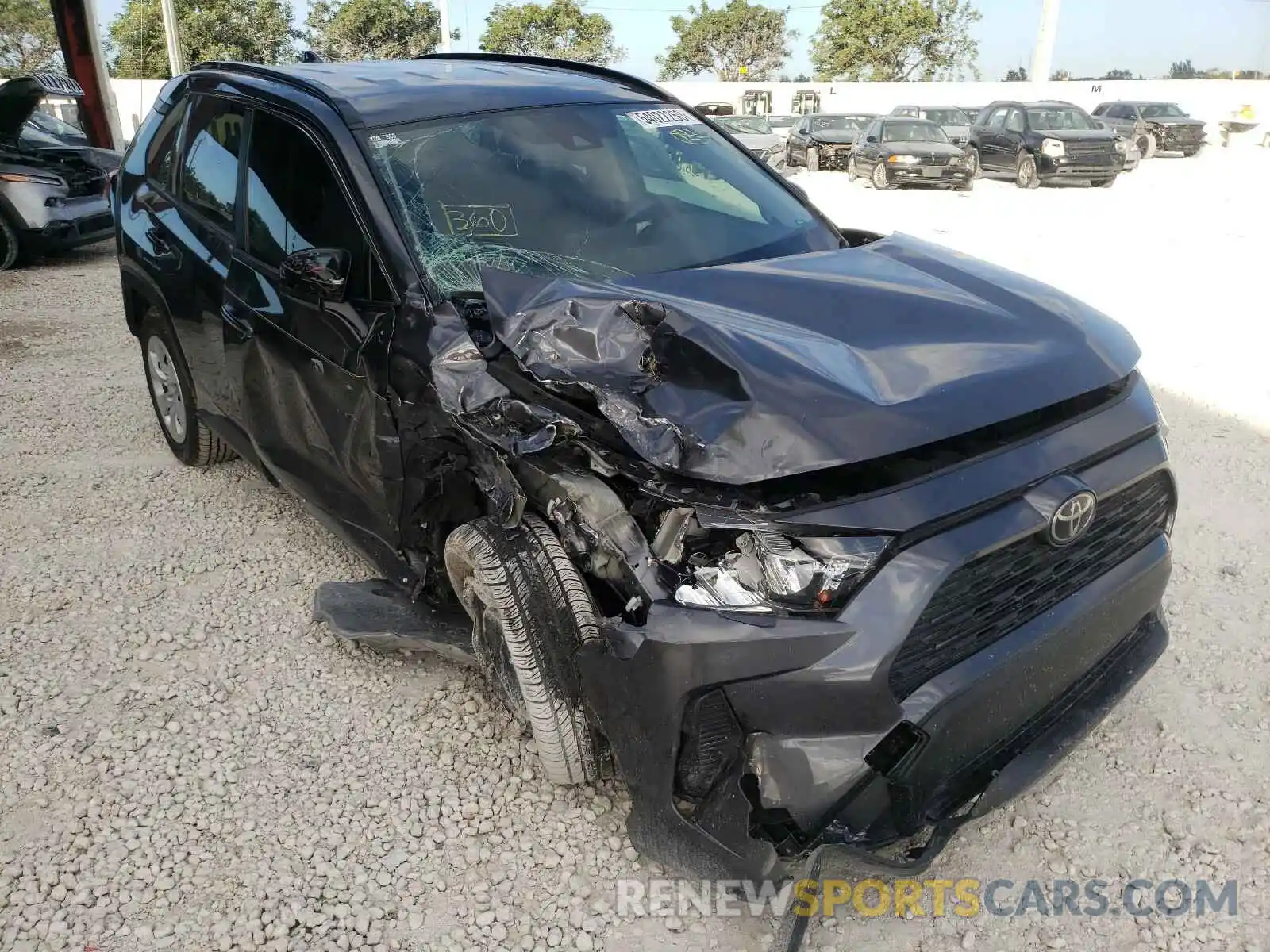 1 Photograph of a damaged car JTMH1RFV6KD005660 TOYOTA RAV4 2019