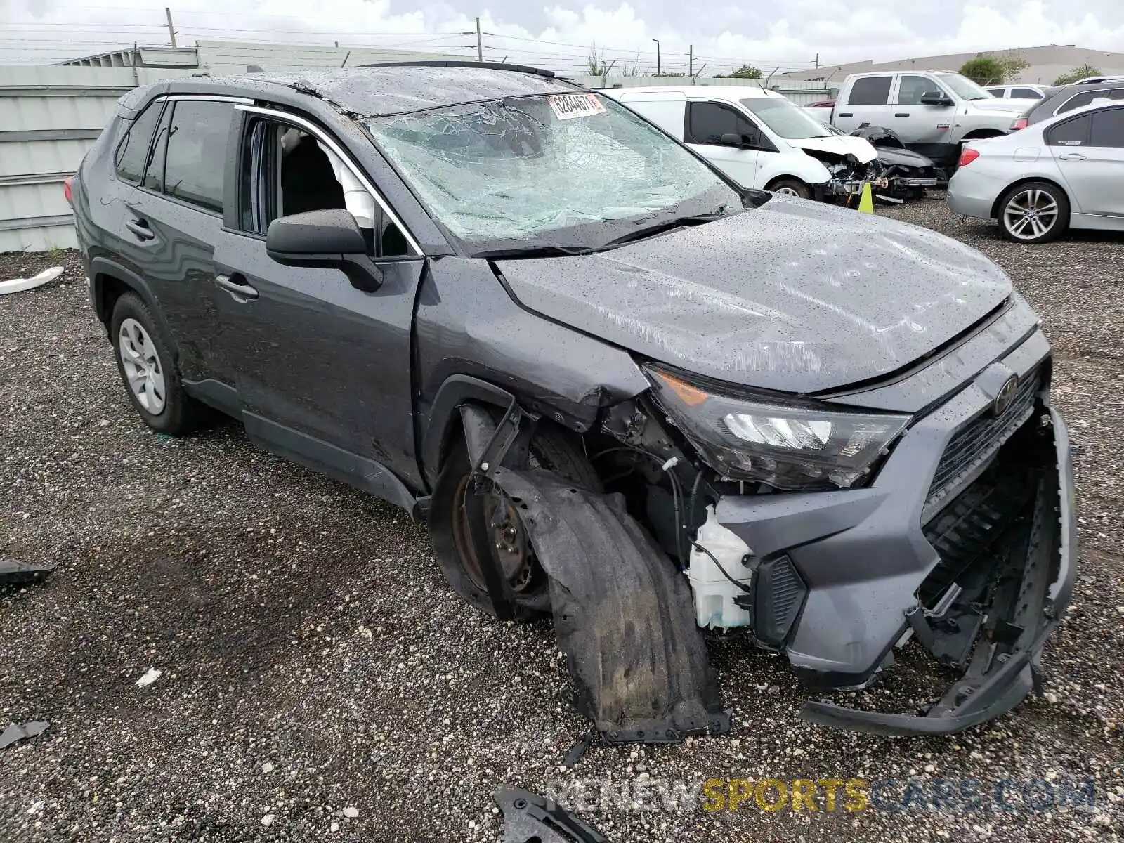 1 Photograph of a damaged car JTMH1RFV6KD005674 TOYOTA RAV4 2019