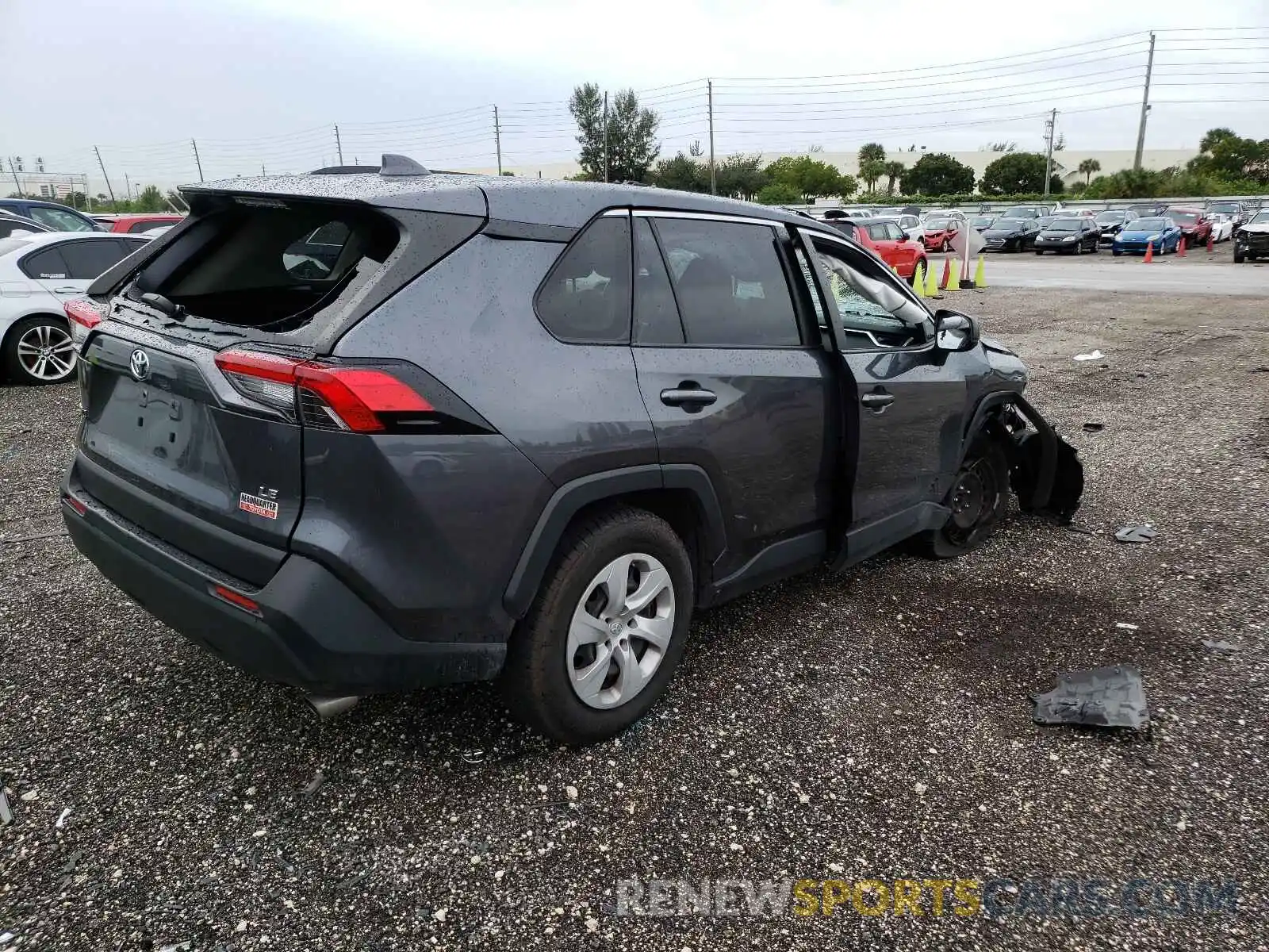 4 Photograph of a damaged car JTMH1RFV6KD005674 TOYOTA RAV4 2019