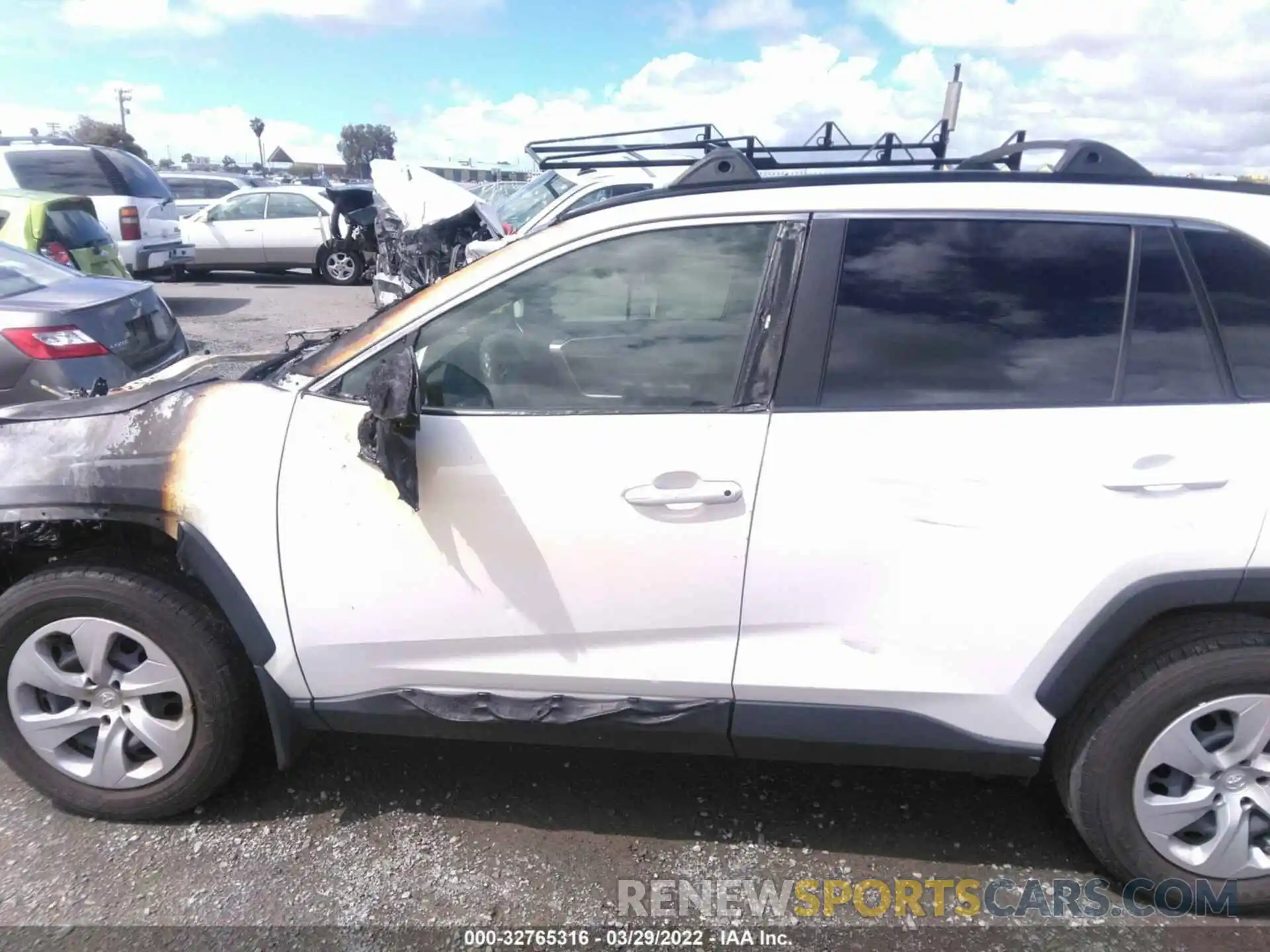 12 Photograph of a damaged car JTMH1RFV6KD006226 TOYOTA RAV4 2019