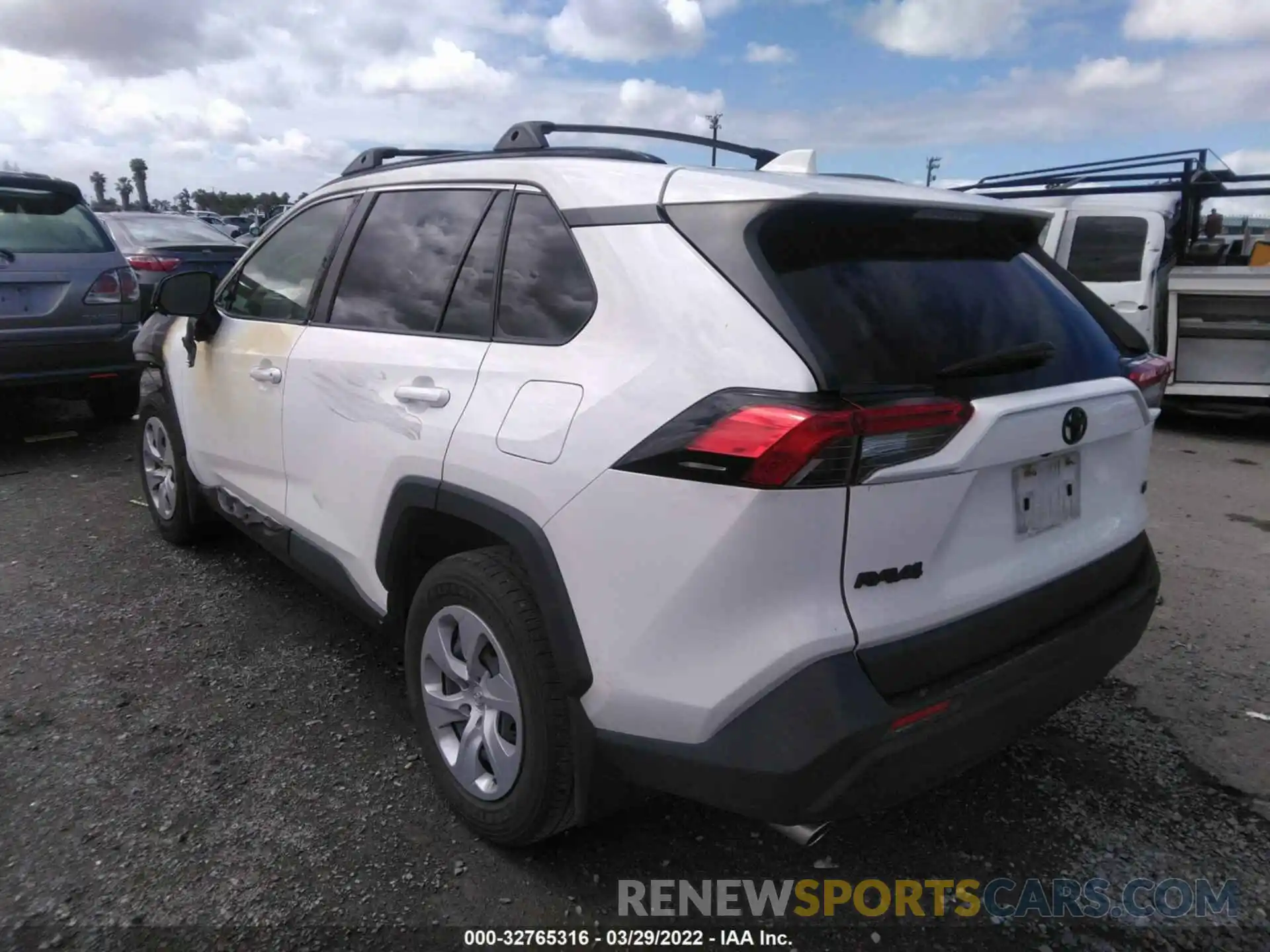 3 Photograph of a damaged car JTMH1RFV6KD006226 TOYOTA RAV4 2019