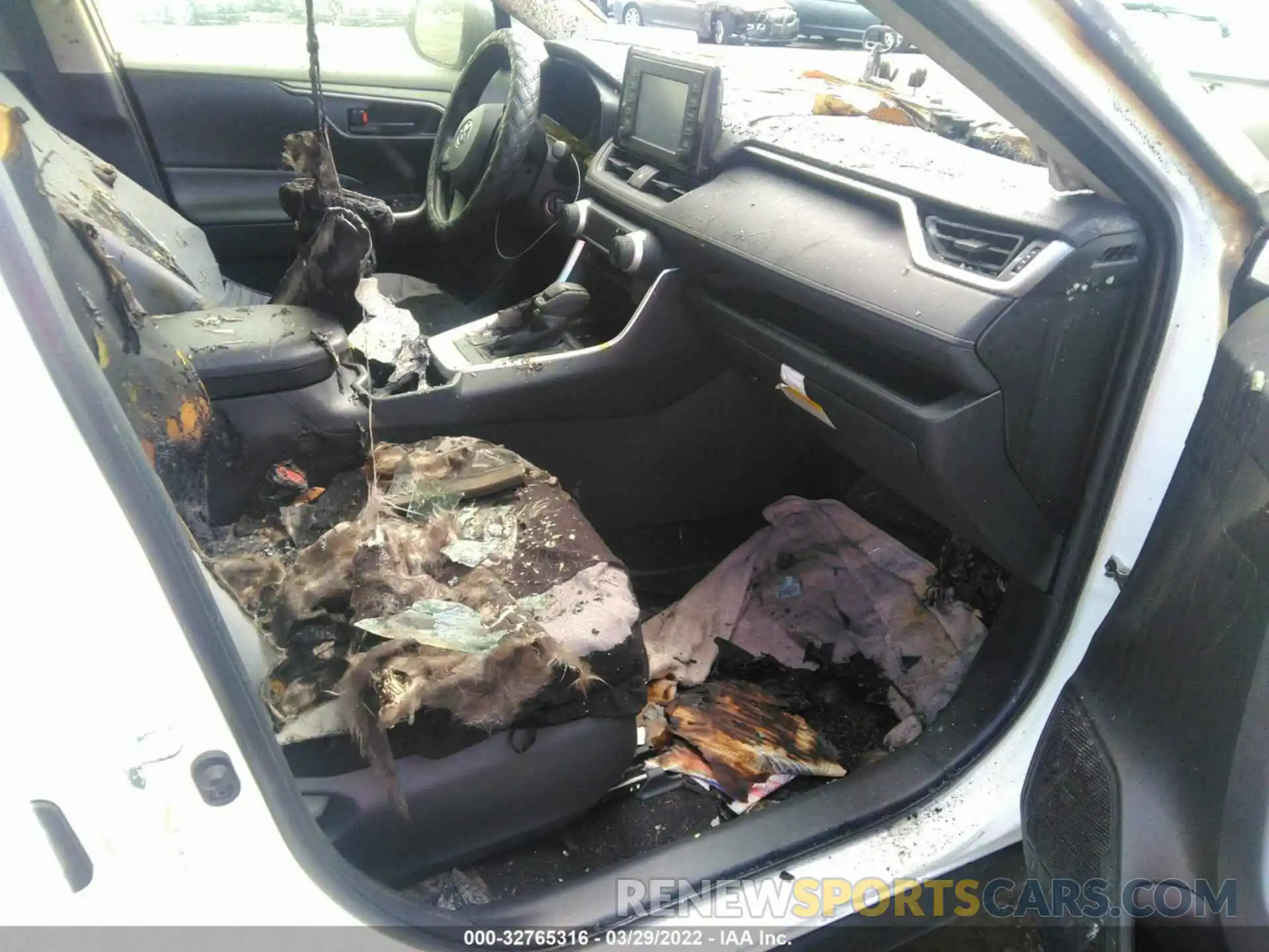 5 Photograph of a damaged car JTMH1RFV6KD006226 TOYOTA RAV4 2019